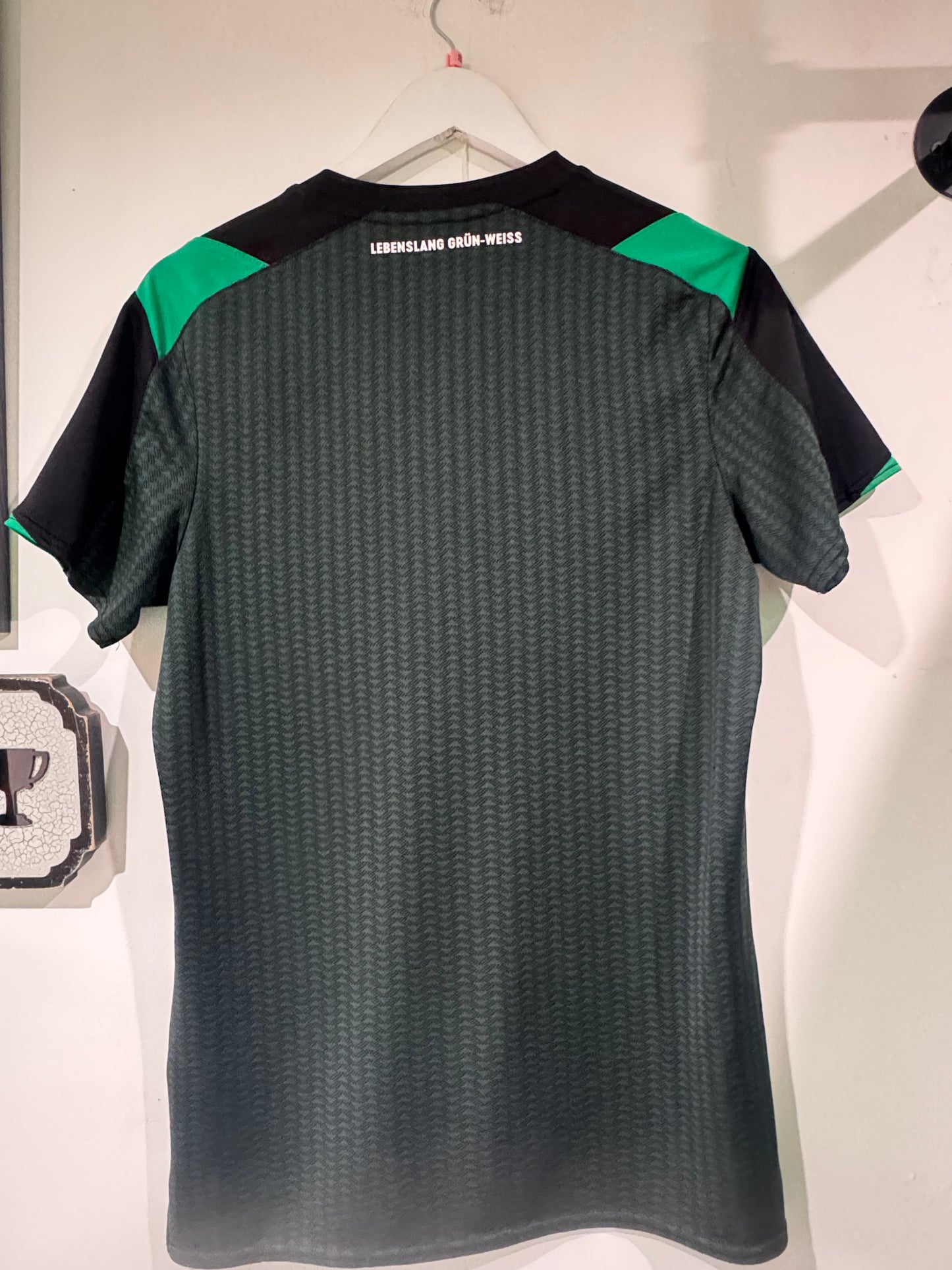 Werder Bremen 2021/22 third shirt small