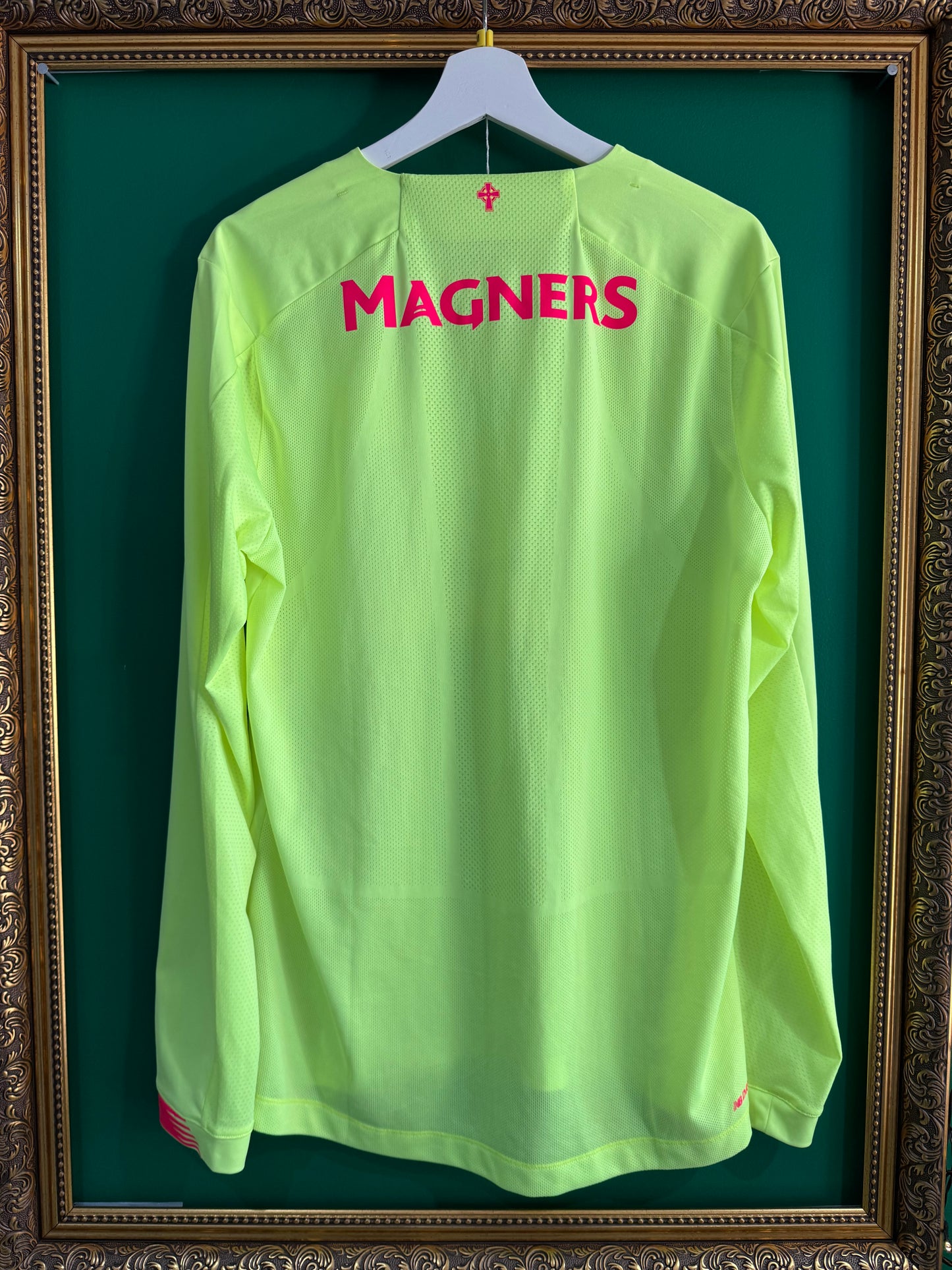 Celtic 2019/20 goalkeeper third medium ls