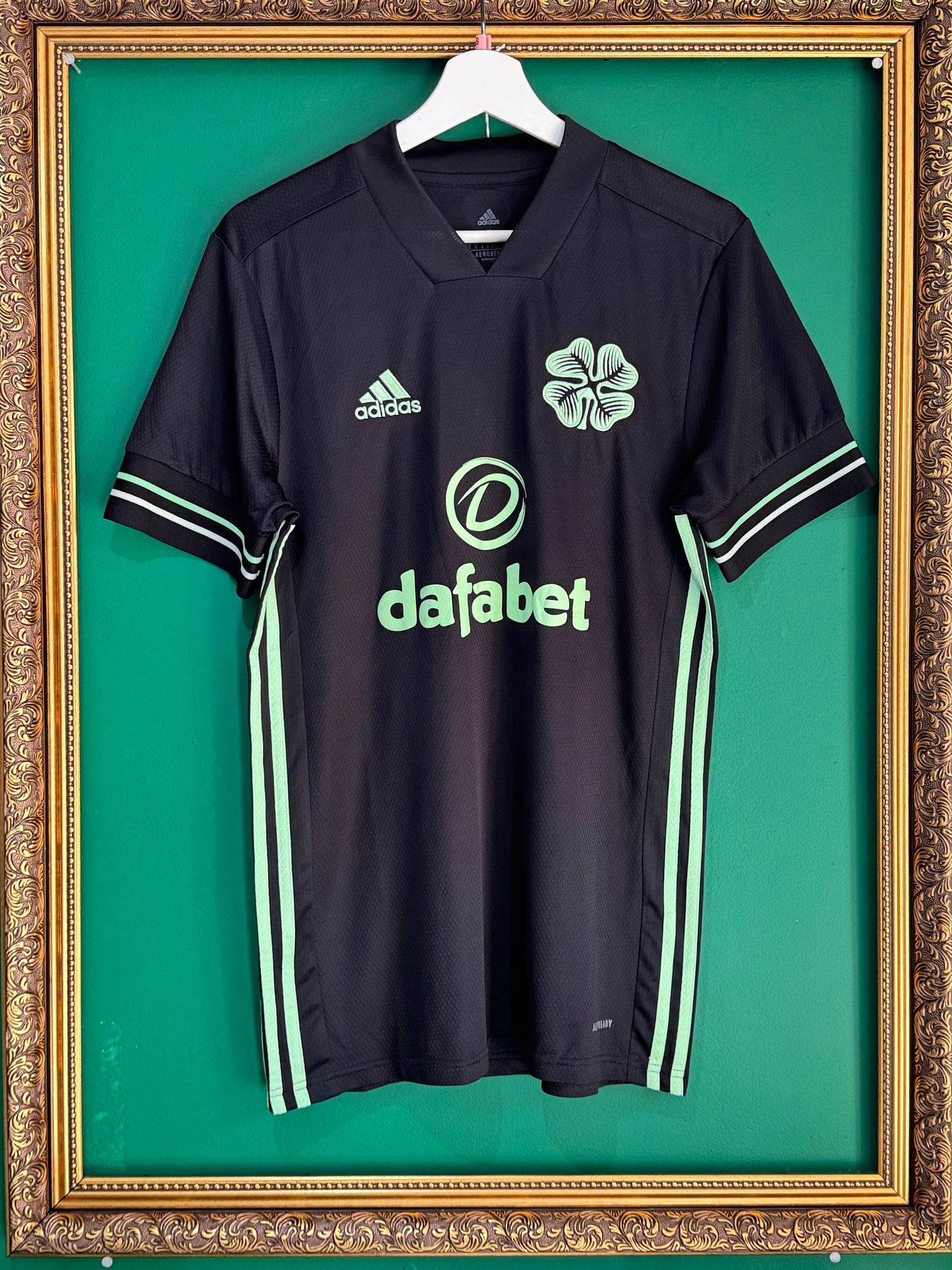 Celtic 2020/21 third small