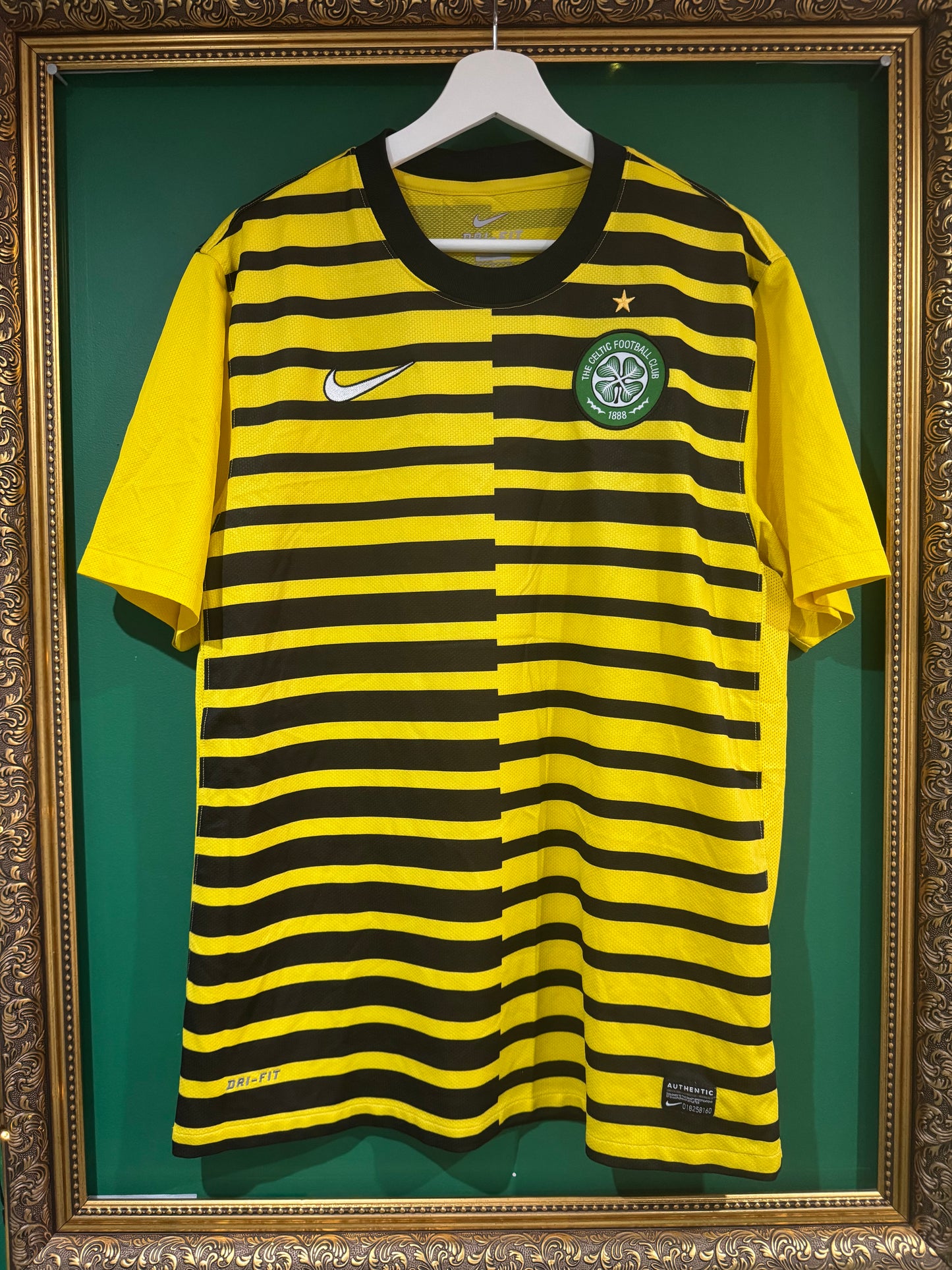 Celtic 2011/12 third shirt large unsponsored