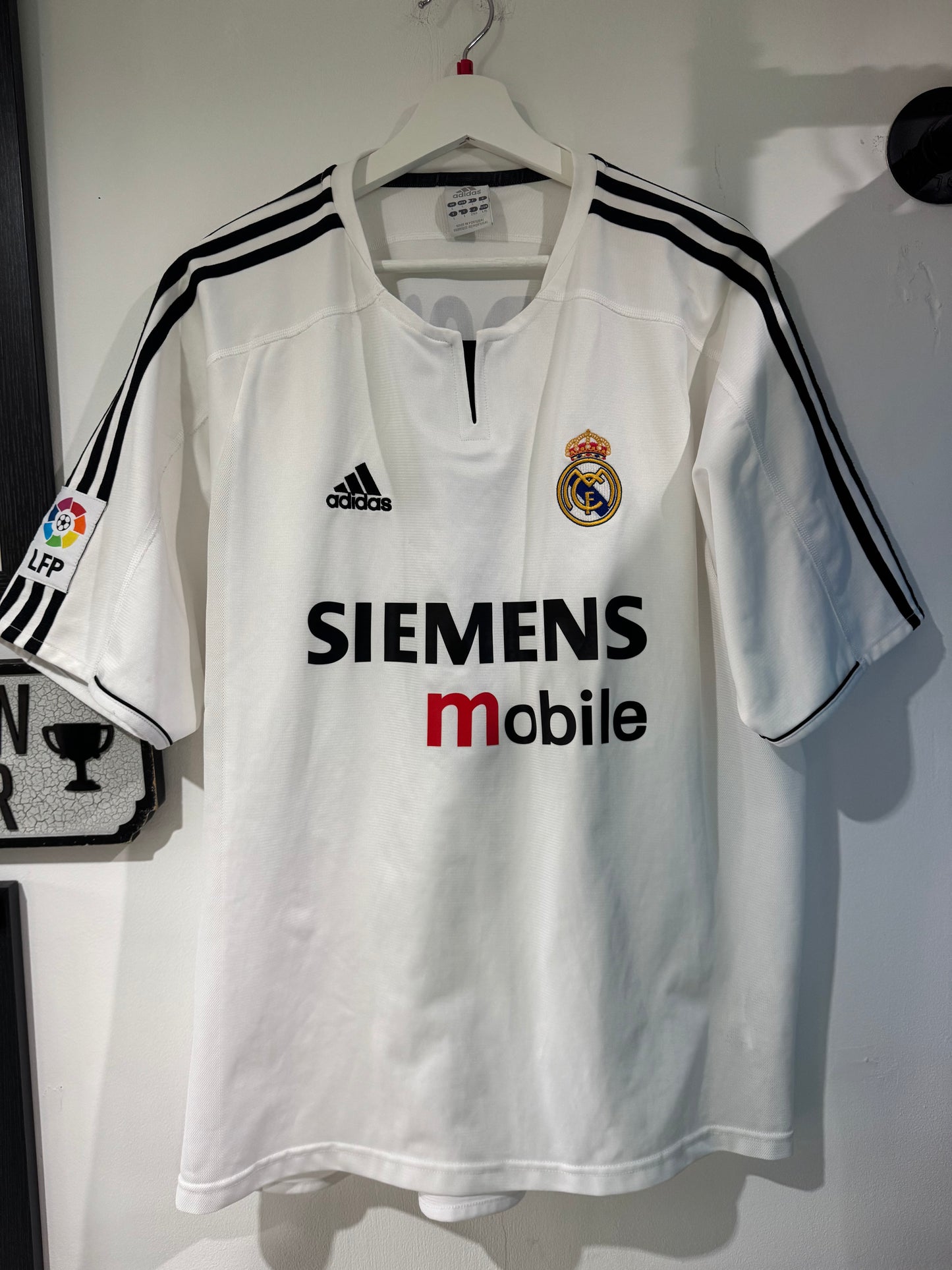Real Madrid 2003/04 home shirt large Zidane 5