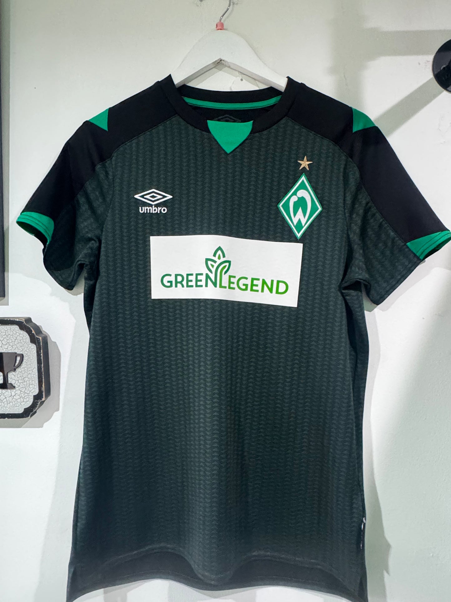 Werder Bremen 2021/22 third shirt small