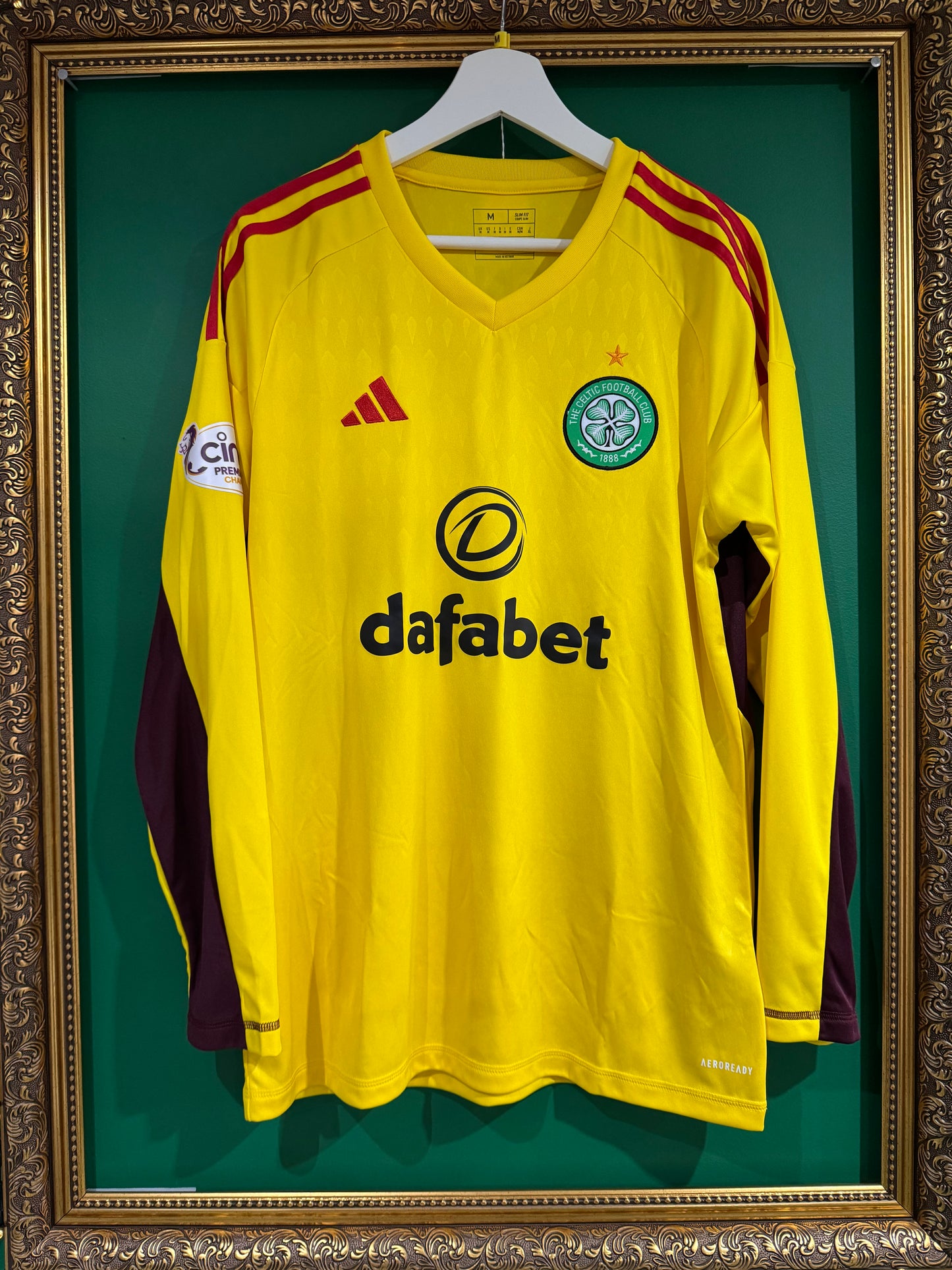Celtic 2023/24 home goalkeeper large Hart 1