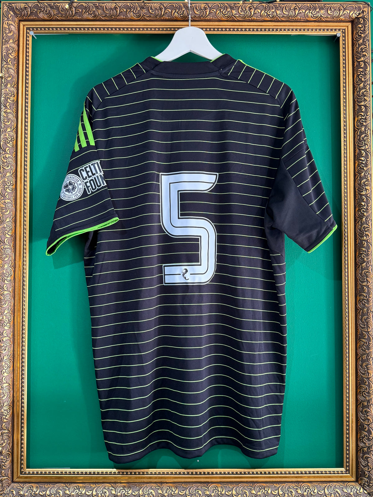 Celtic 2025/26 away pre season large 5 (Scales)