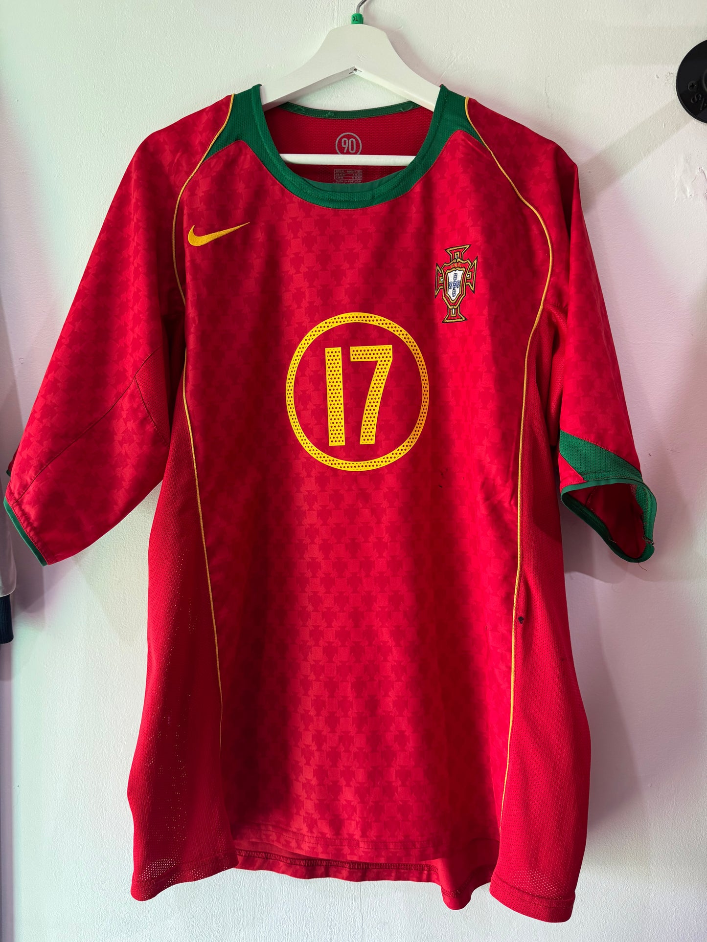 Portugal 2004 home xlarge Ronaldo 17