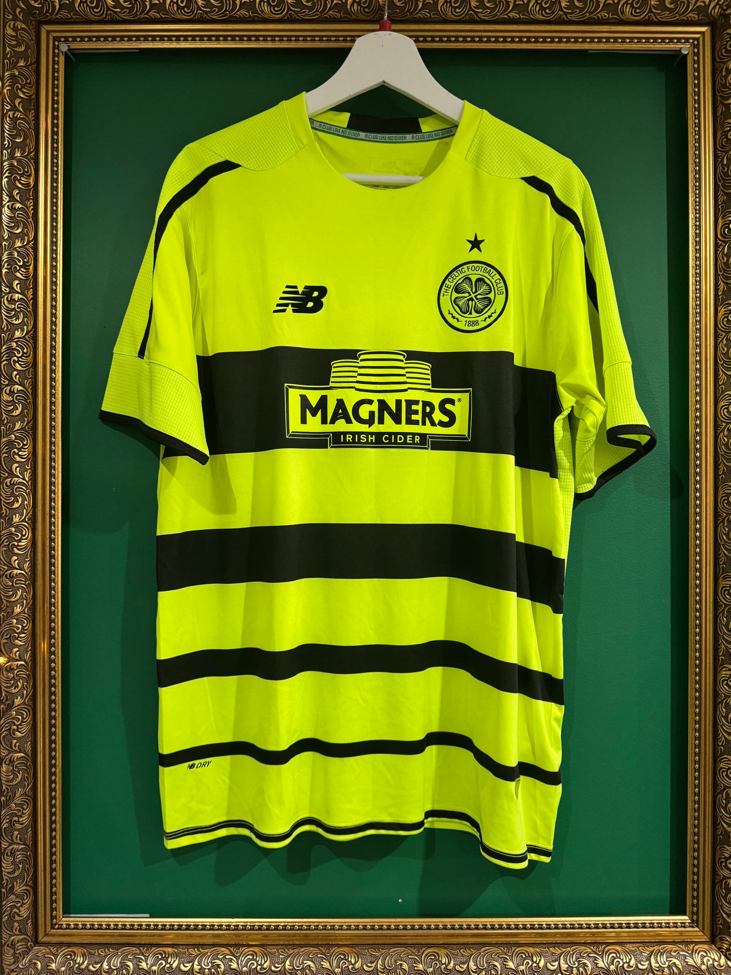 Celtic 2015/16 third shirt large Brown 8