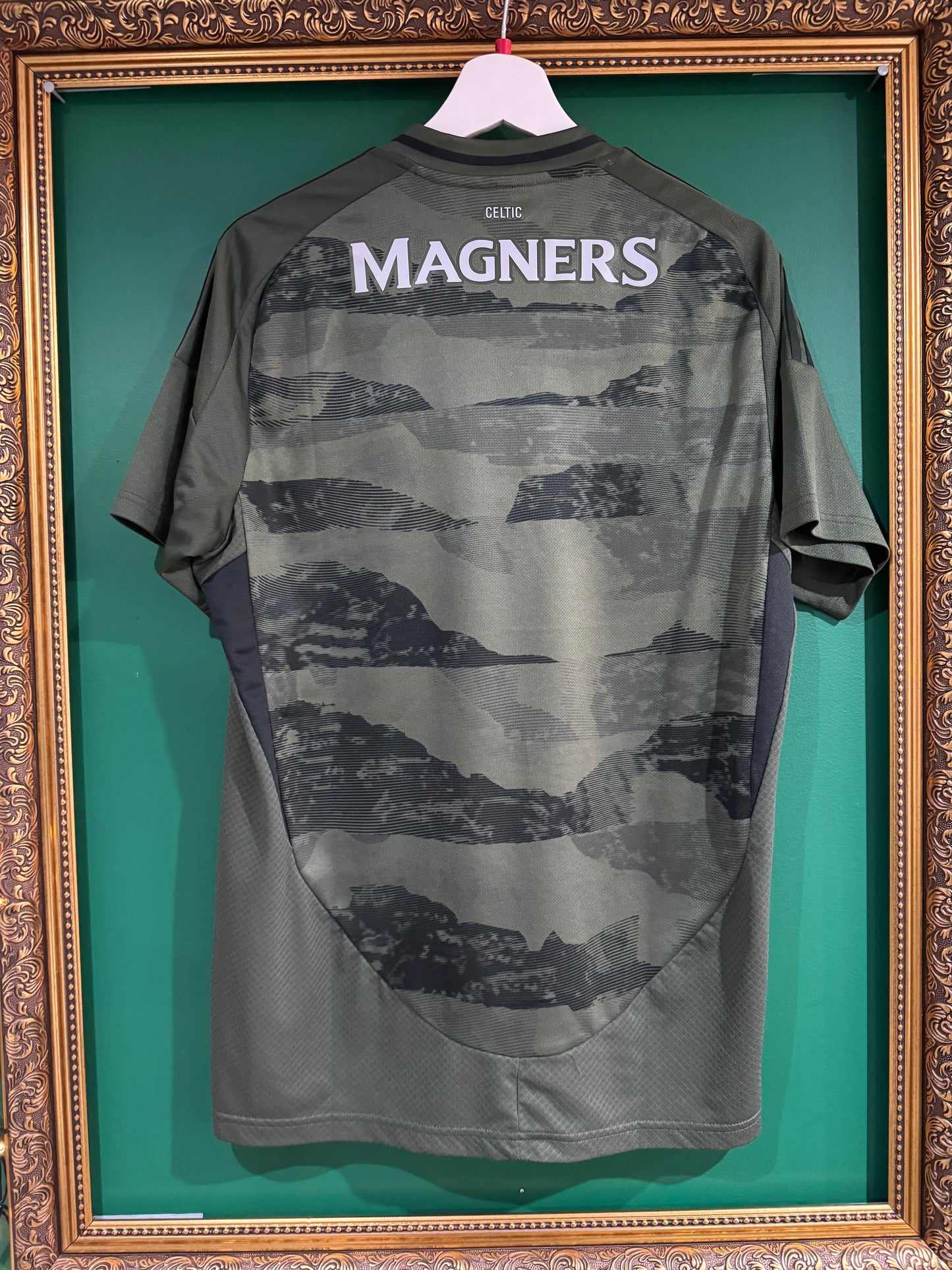 Celtic 2024/25 third shirt large