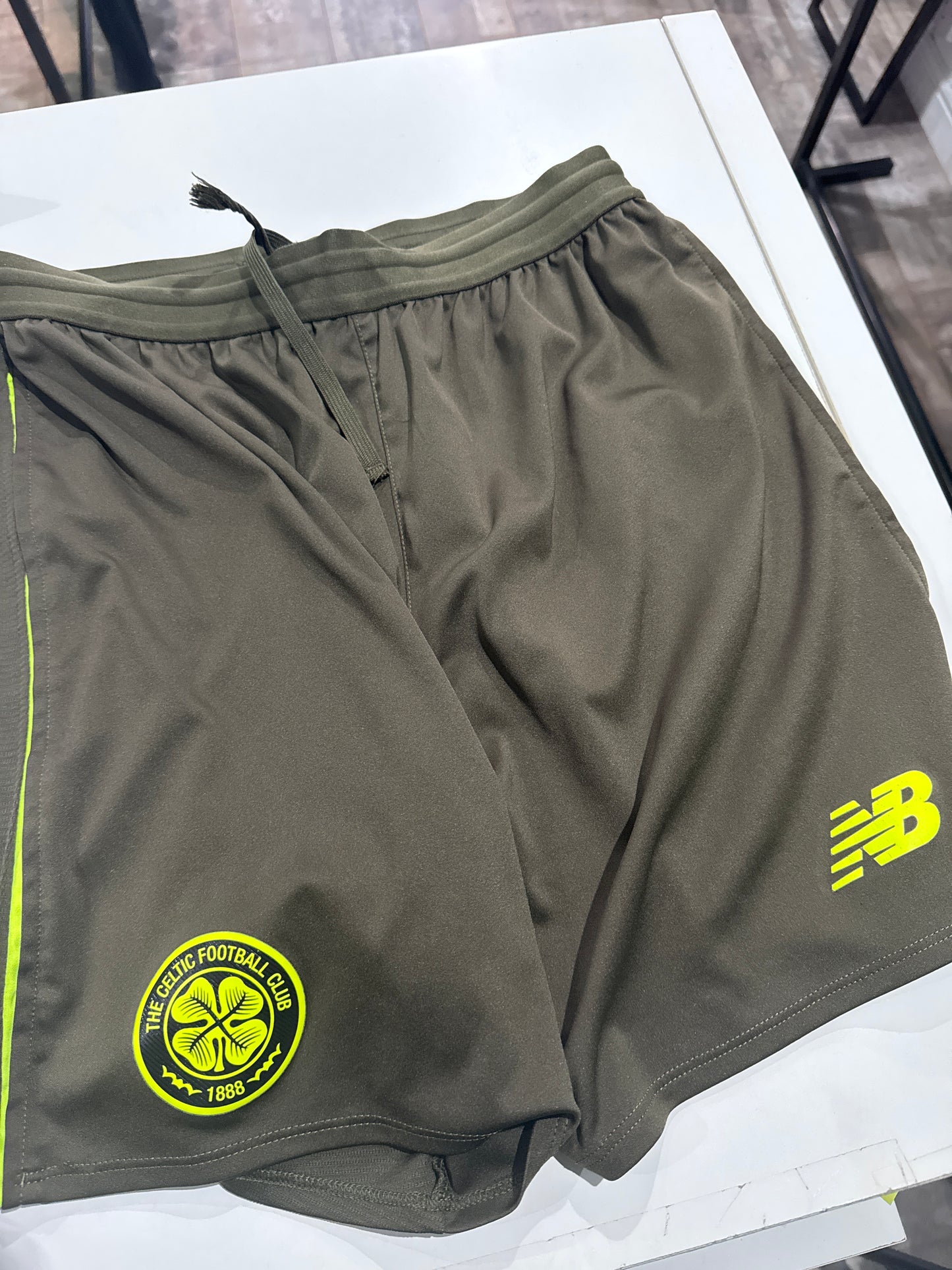 Oliver Ntcham worn training kit (top and shorts) medium