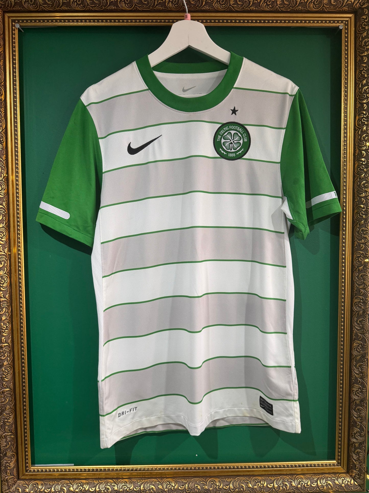 Celtic 2011/12 away shirt small unsponsored Kayal 33