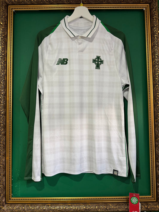 Celtic 2018/19 away player issue unsponsored