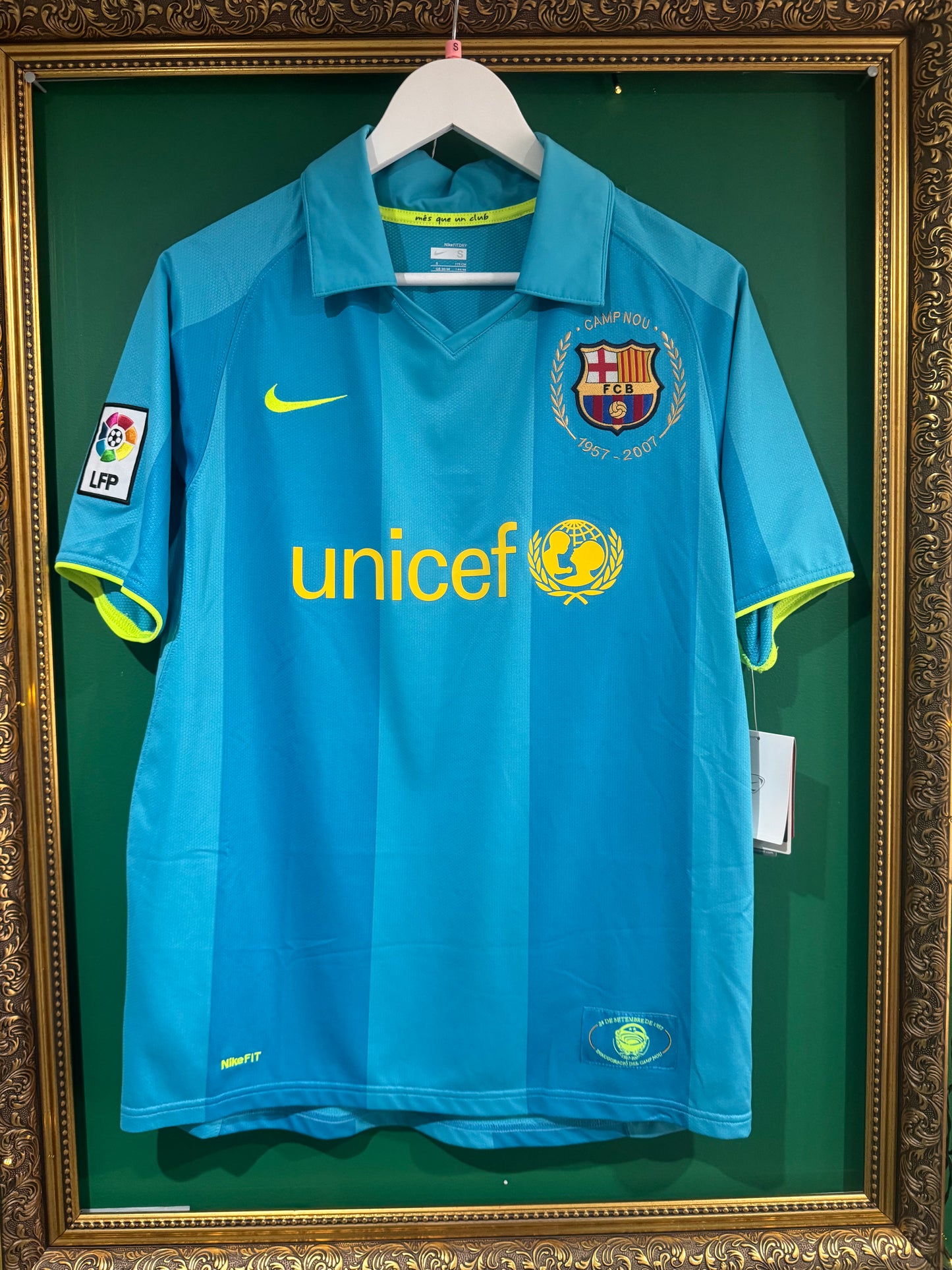 Barcelona 2007/09 away small shirt Messi 19 BNWT