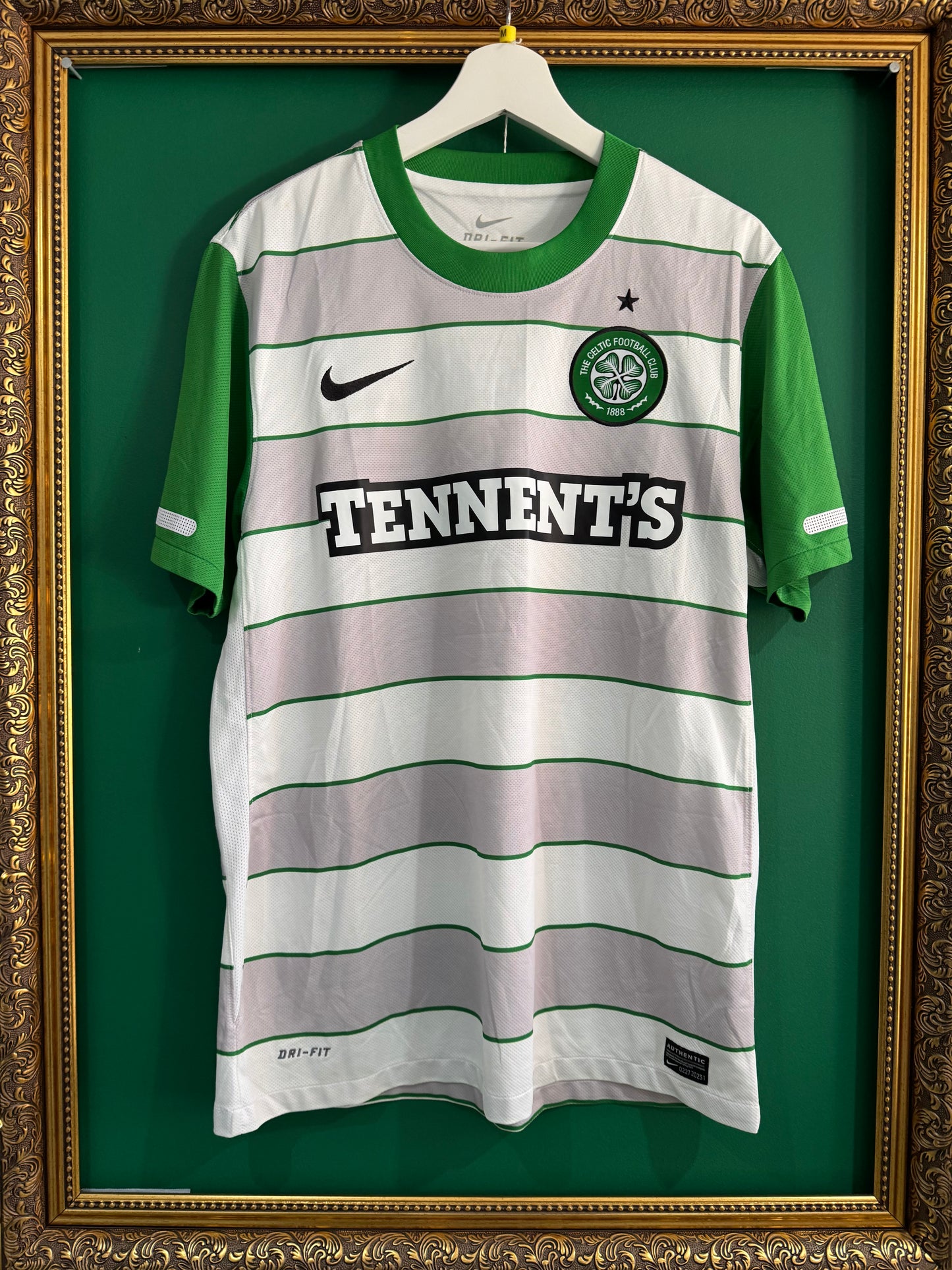 Celtic 2011/12 away medium Petrov 19