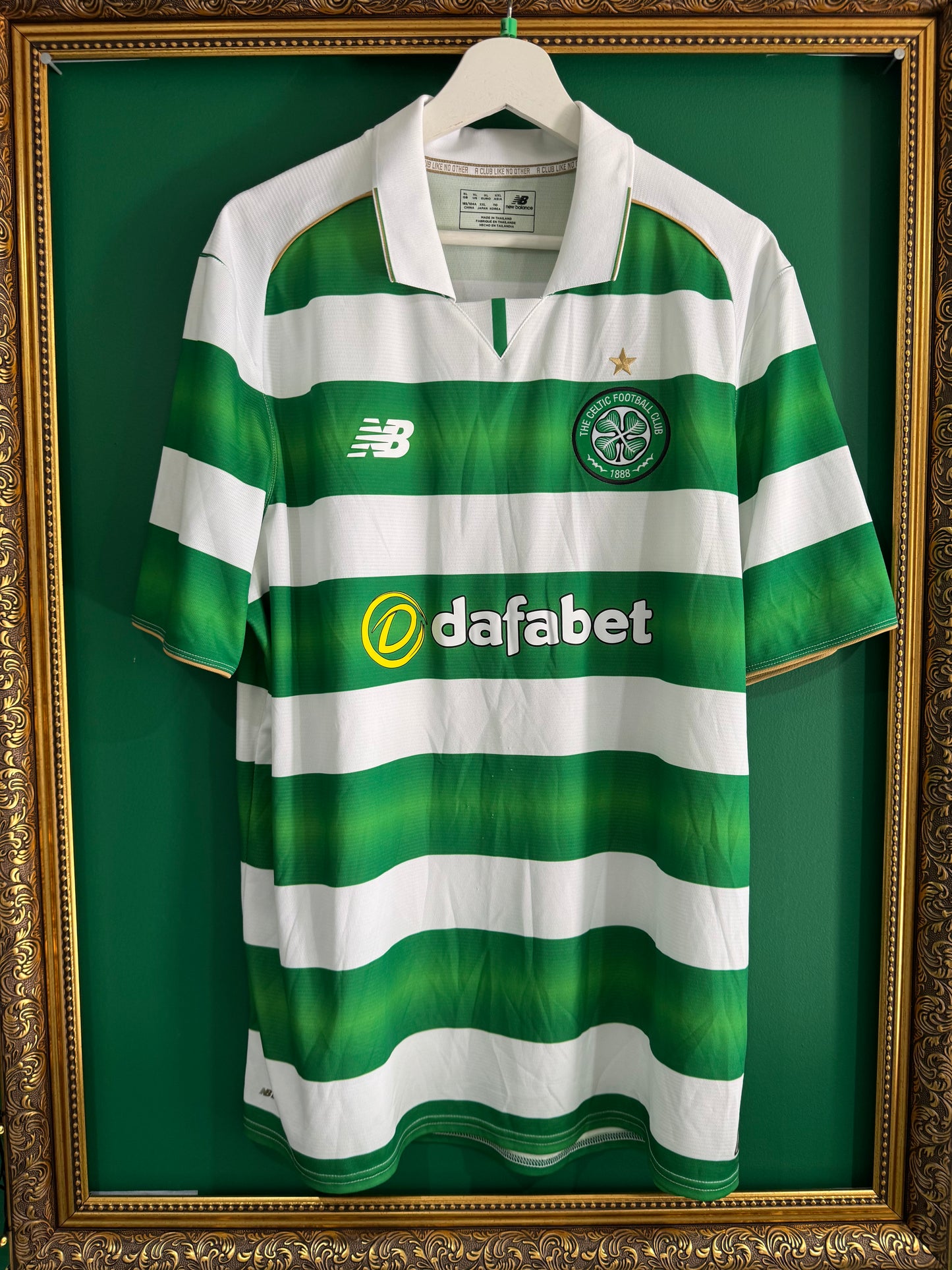 Celtic 2016/17 home shirt xlarge Rogic 18