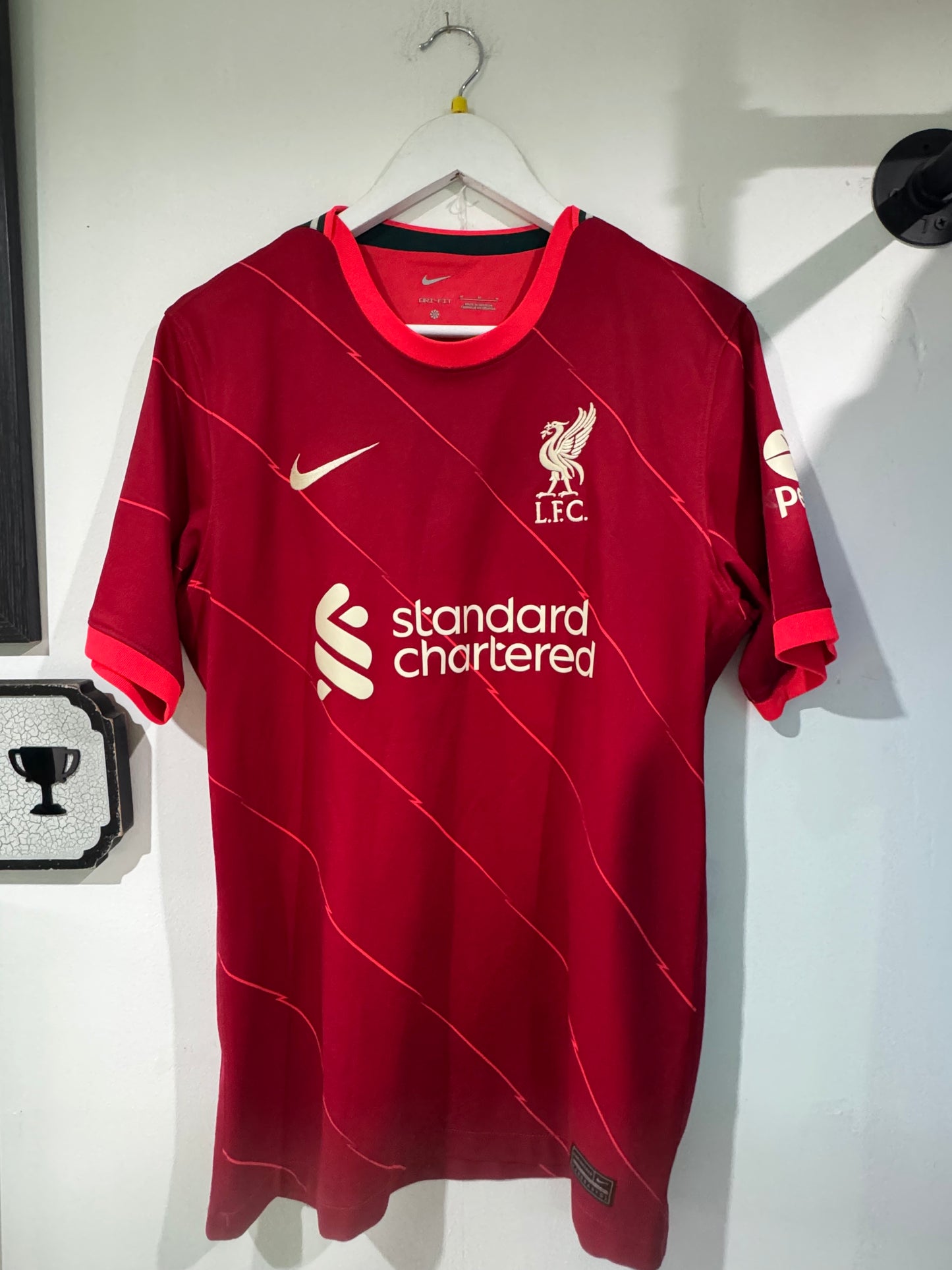 Liverpool 2021/22 home shirt medium Virgil 4