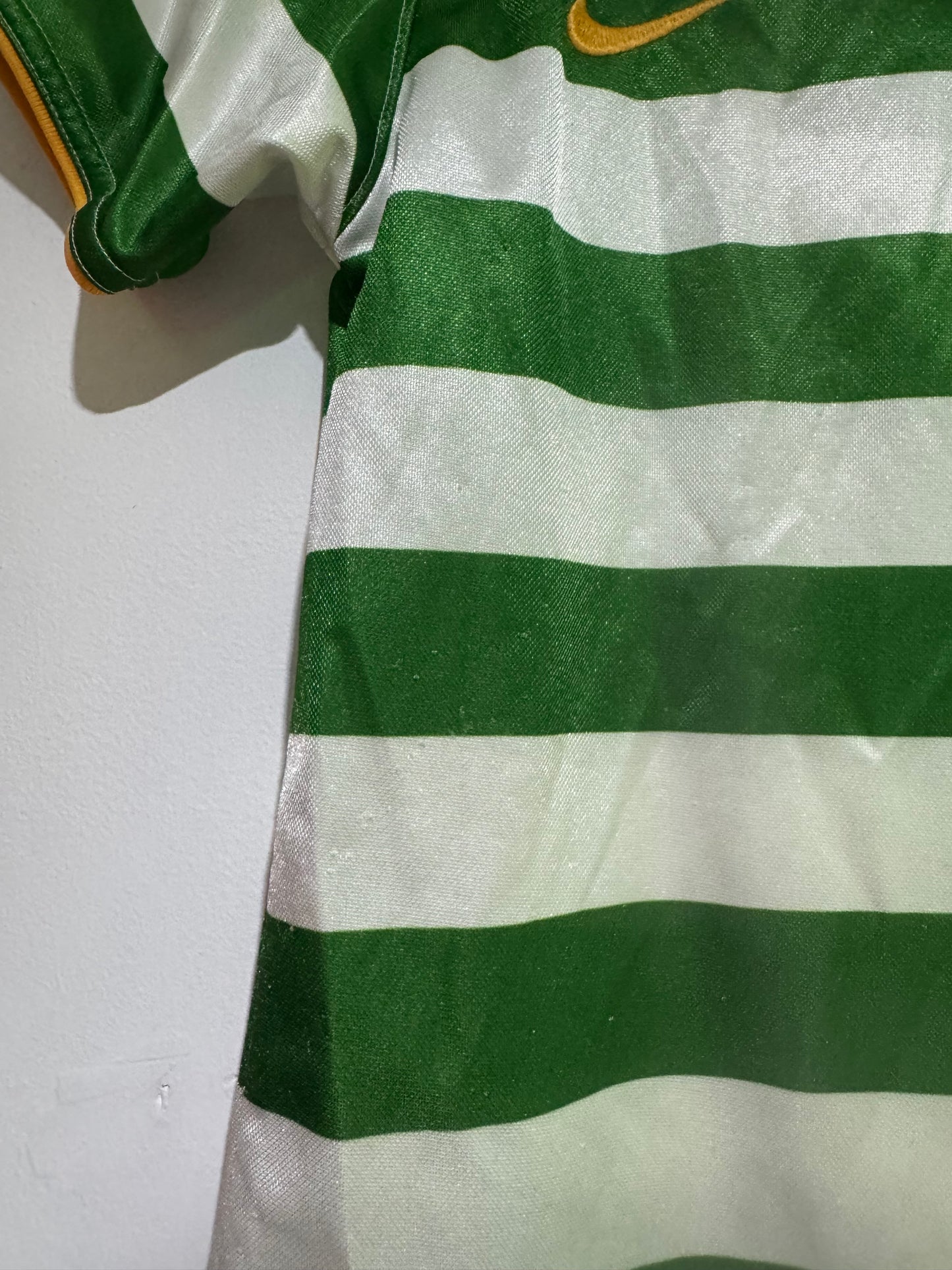 Celtic 2008/09 home shirt 4-5 years with shorts