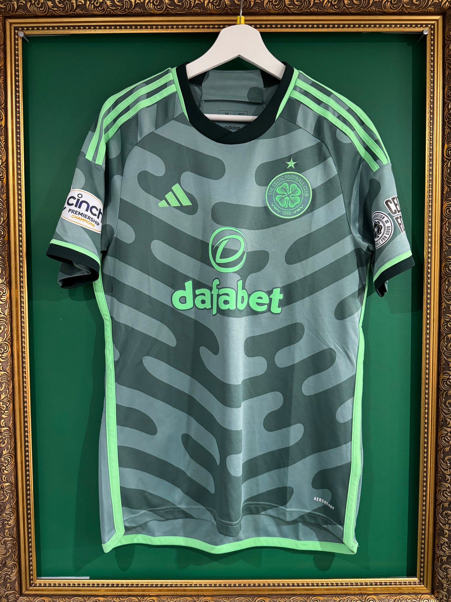 Celtic 2023/24 third shirt medium O’Riley 33 match prepared