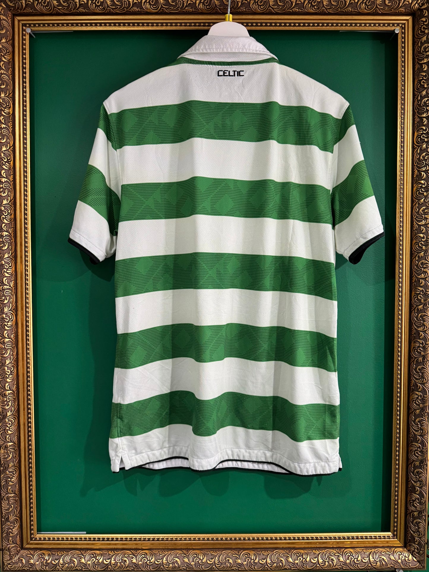 Celtic 2010/11 home shirt medium