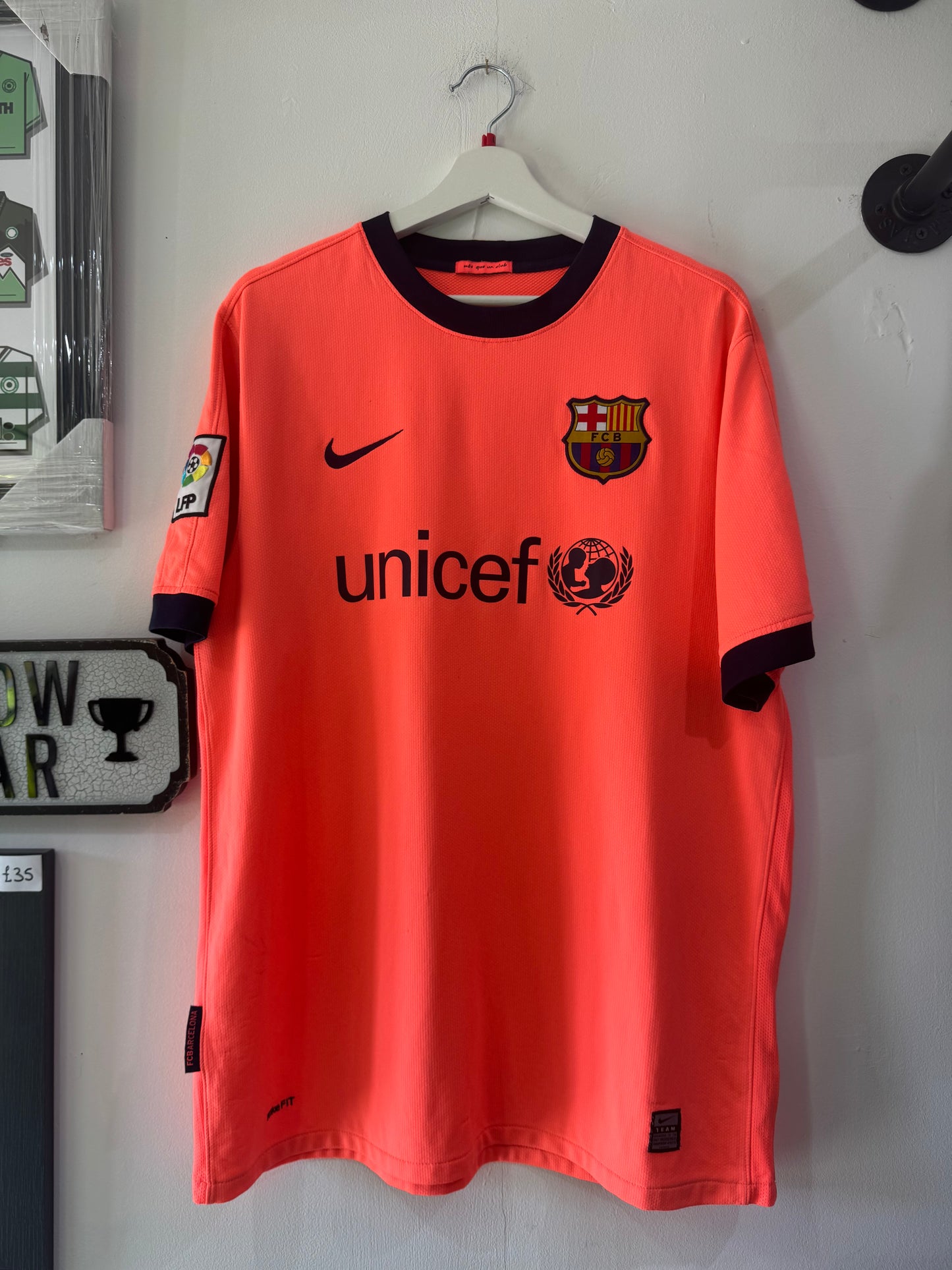 Barcelona 2009/10 away shirt large Ibrahimovic 9