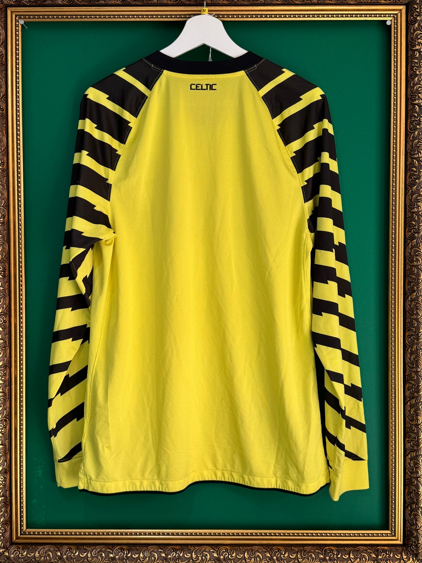 Celtic 2010/11 goalkeeper medium