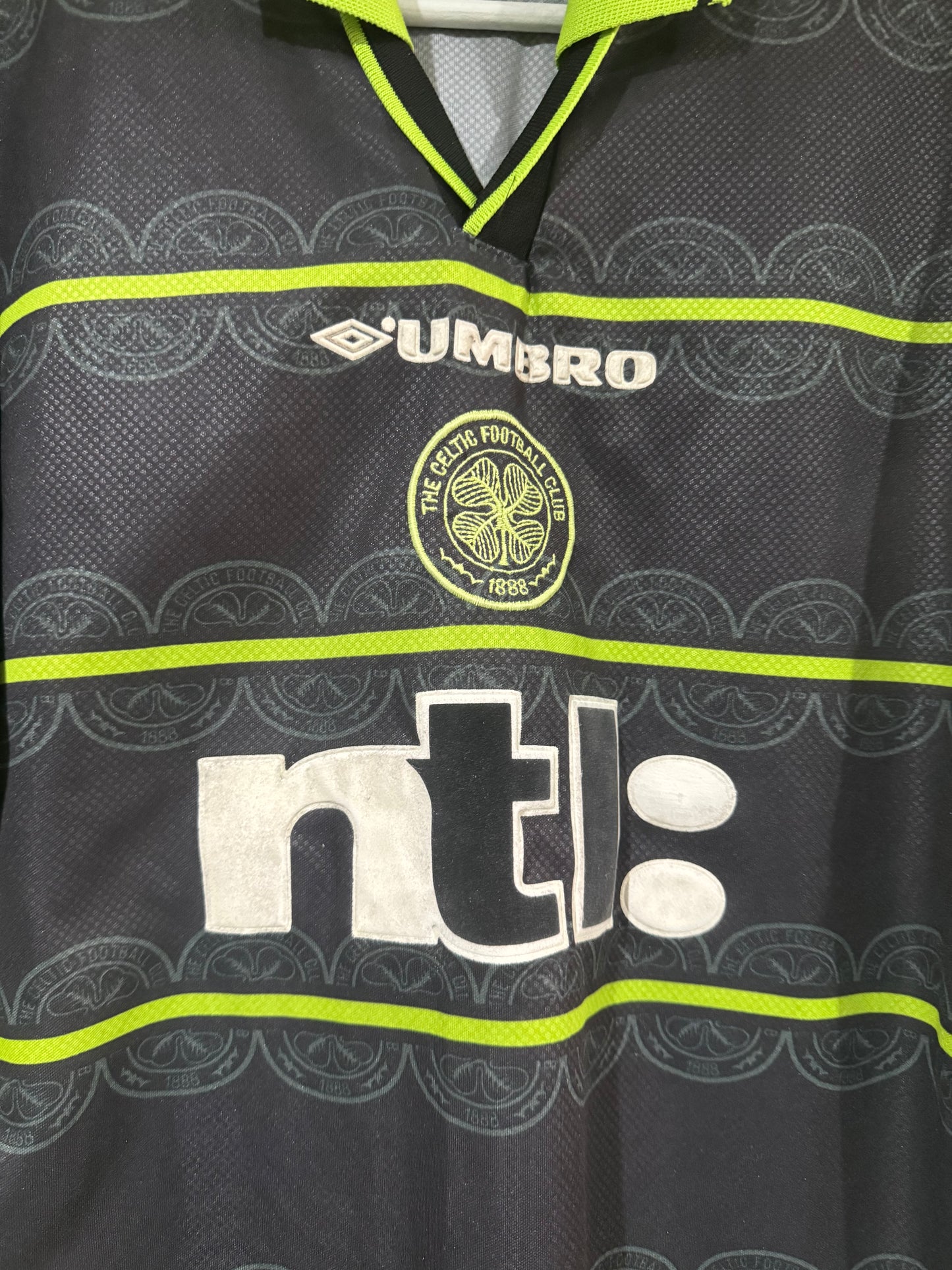 Celtic 1999/00 away shirt medium