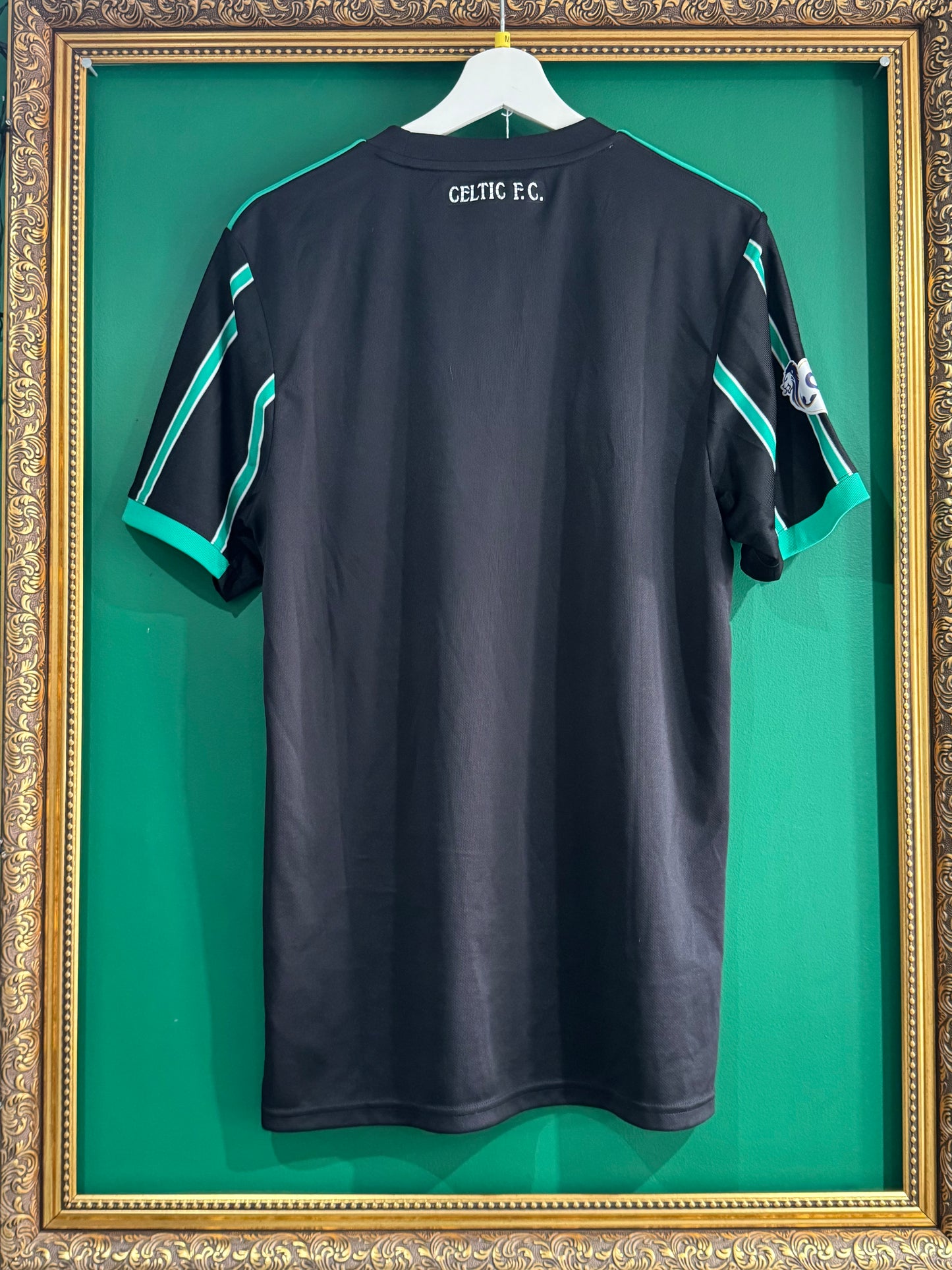 Celtic 2022/23 away shirt medium unsponsored 10/10