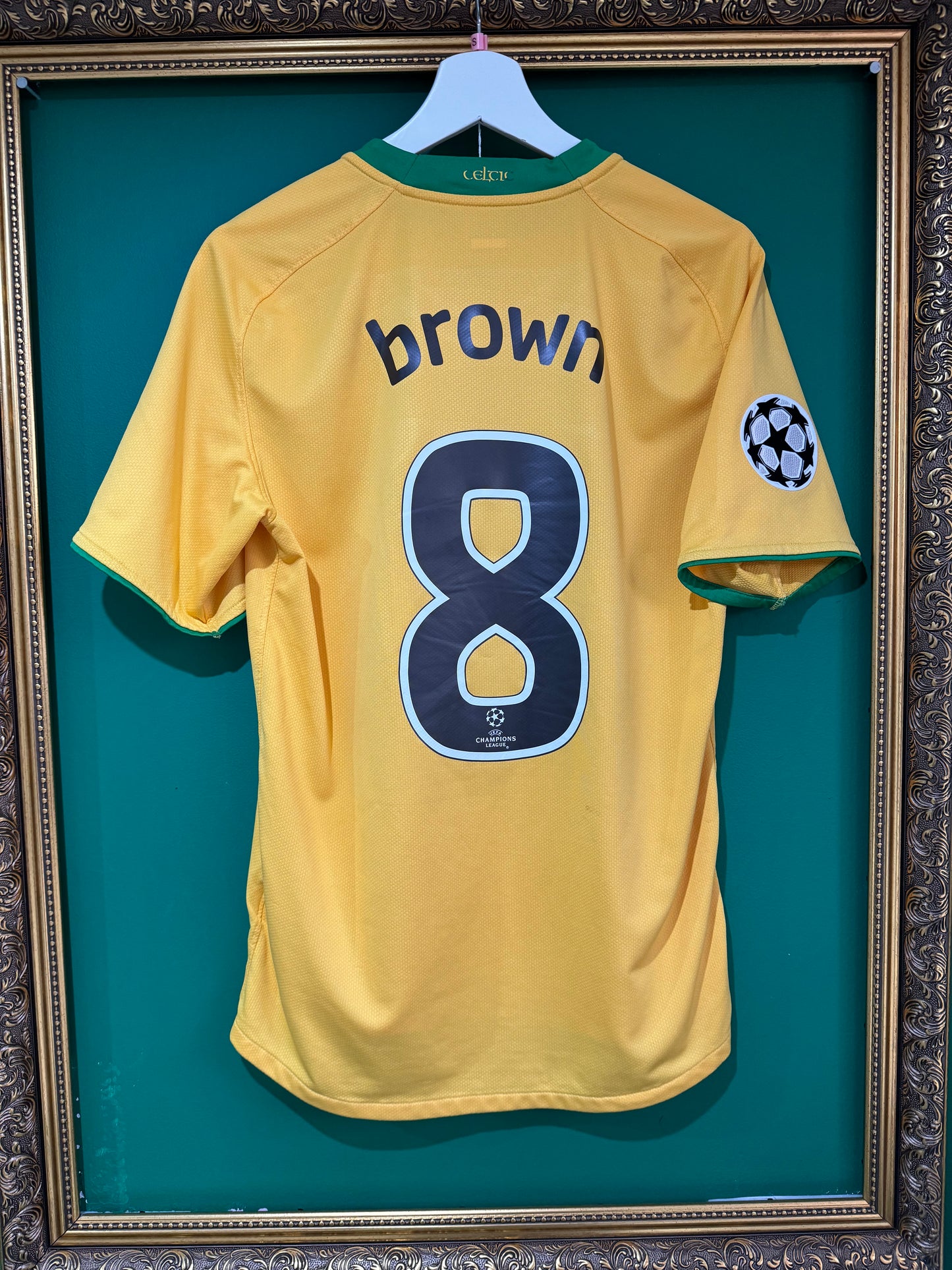 Celtic 2008/09 away Brown 8 small