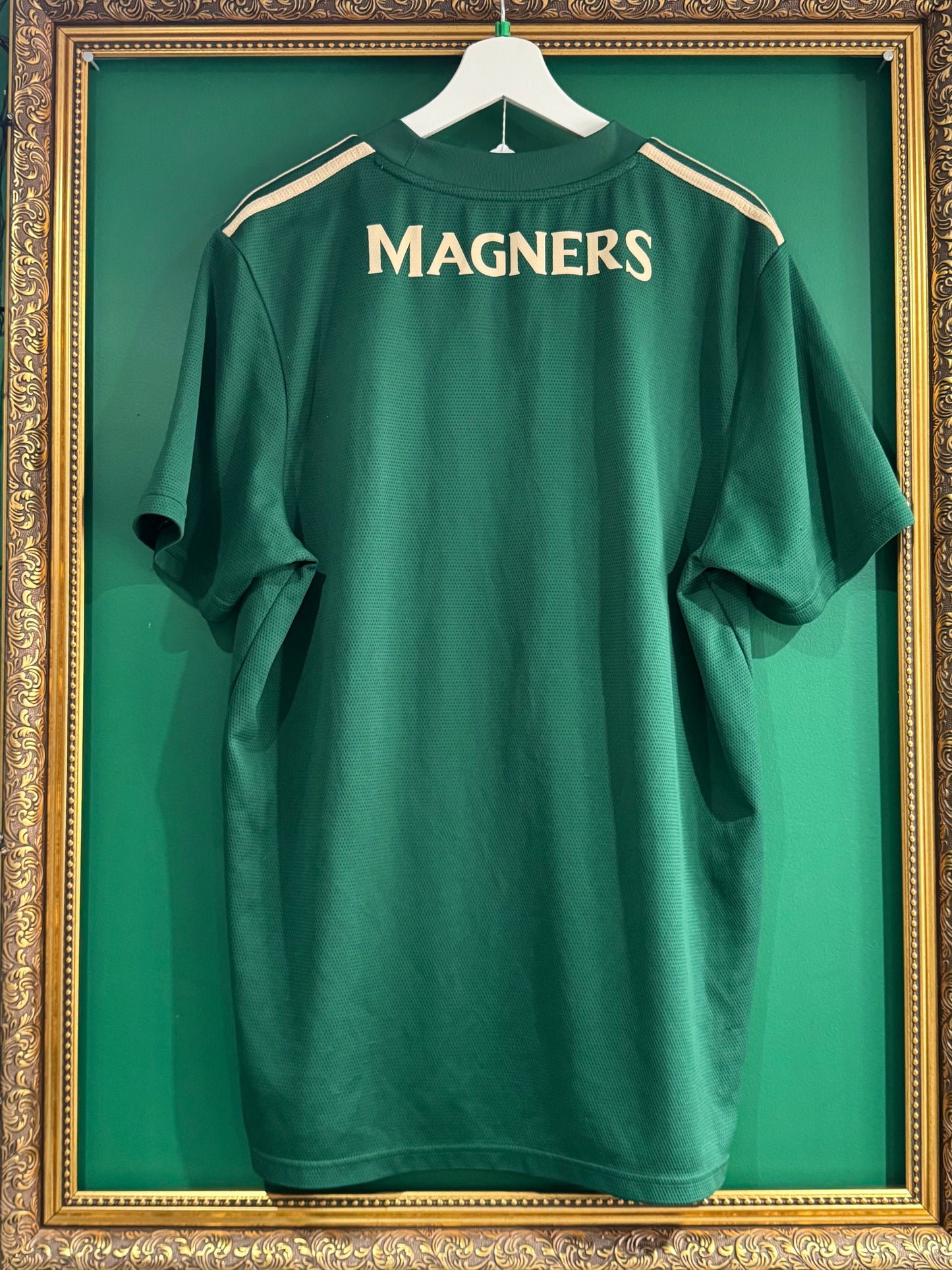Celtic 2021/22 away xlarge