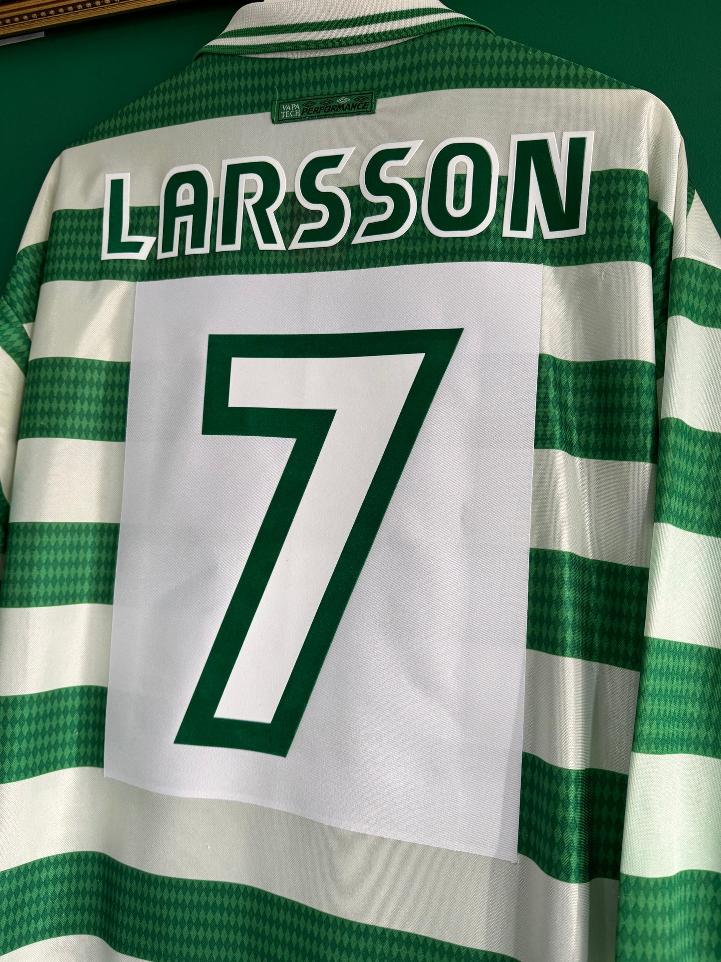 Celtic 1997/99 home large ls Larsson 7