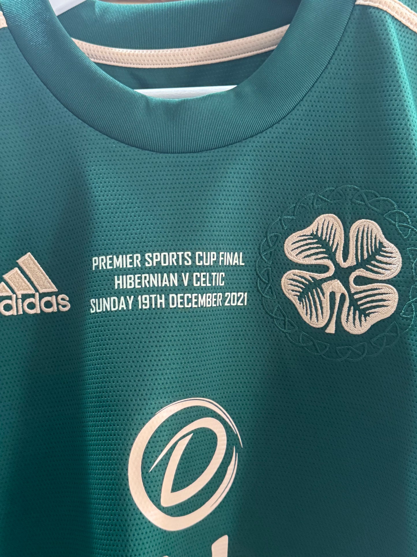 Celtic 2021/22 away shirt medium Kyogo 8 (cup final embroidery)