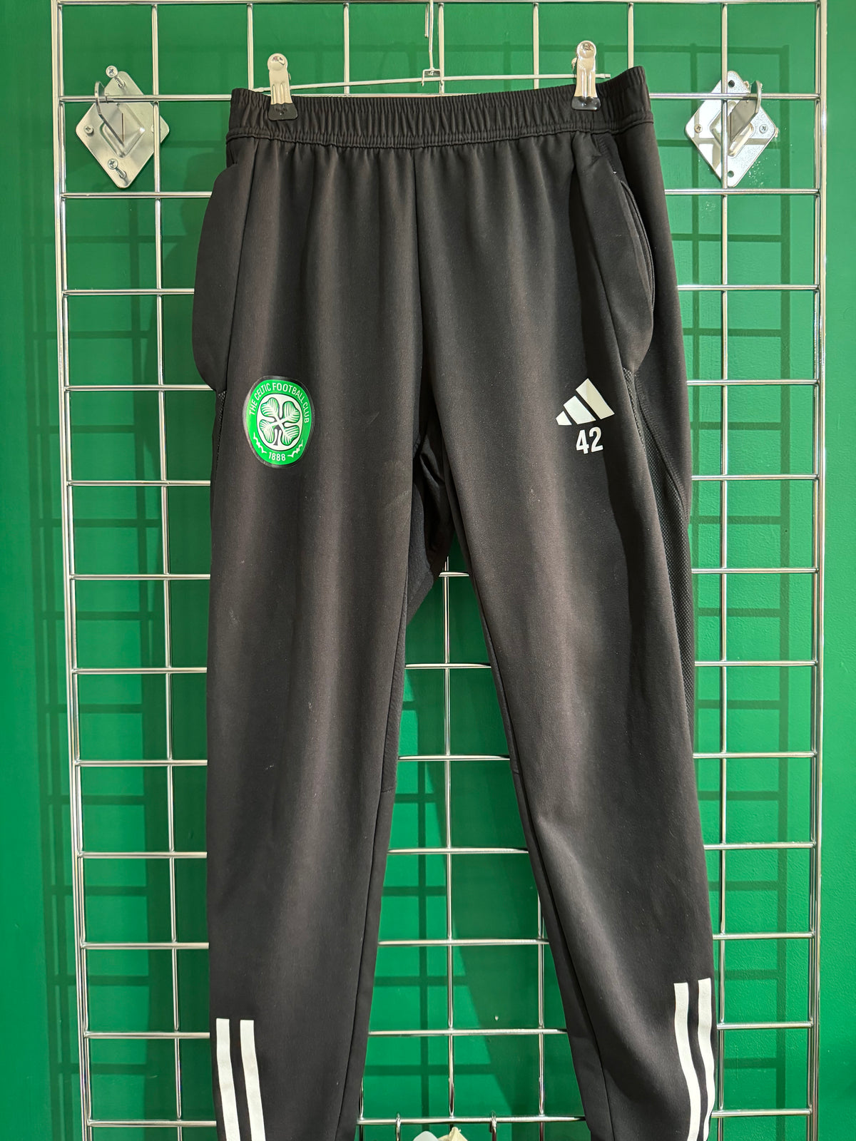 Callum McGregor worn training / matchday joggers small