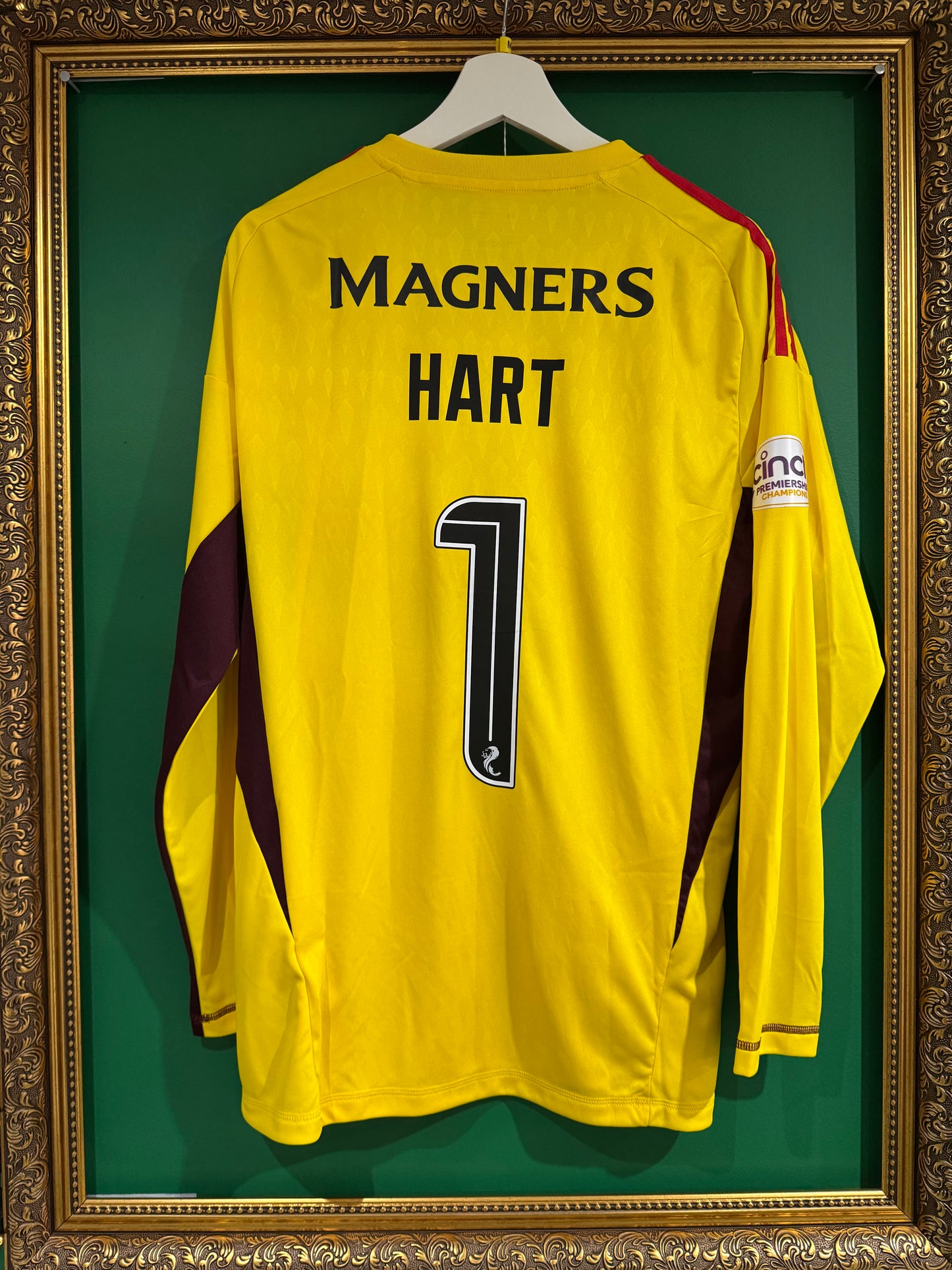 Celtic 2023/24 home goalkeeper medium Hart 1