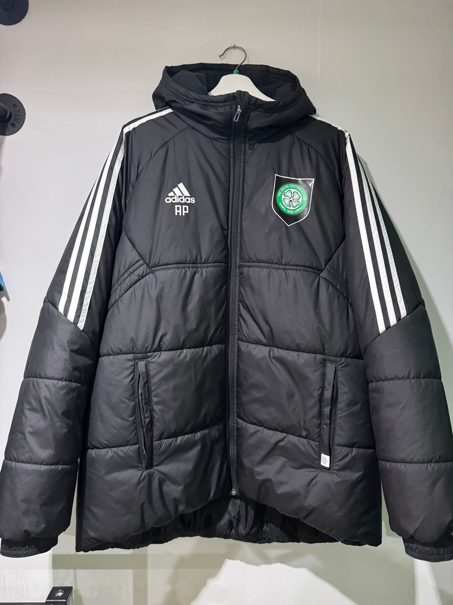 Celtic Ange Postecoglou Matchworn Manager puffer padded jacket xlarge