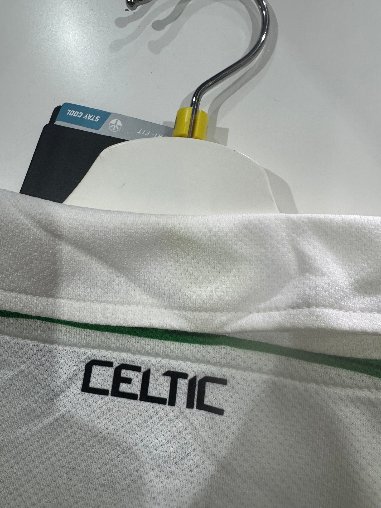 Celtic 2010/11 home shirt medium BNWT