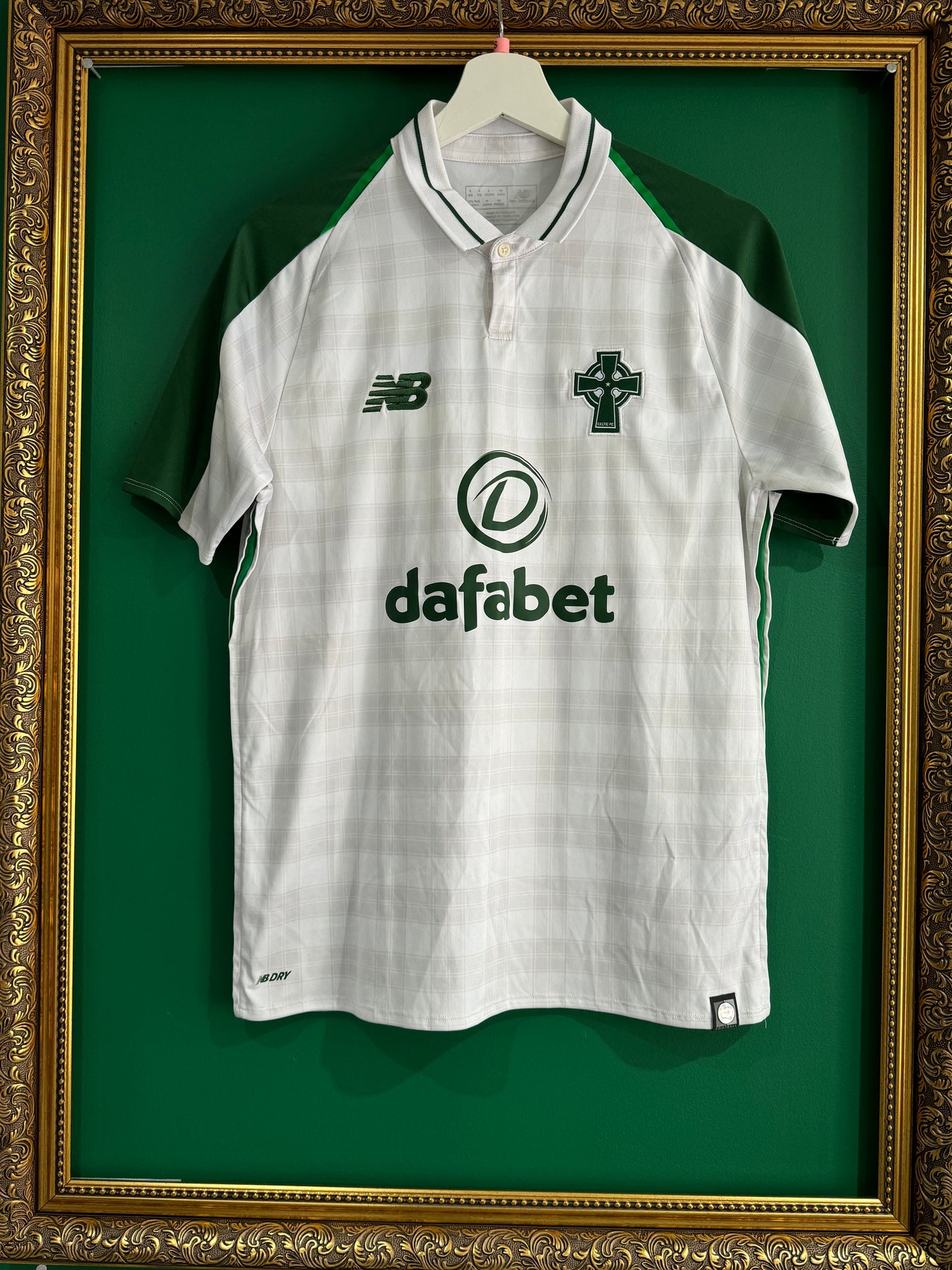 Celtic 2018/19 away small