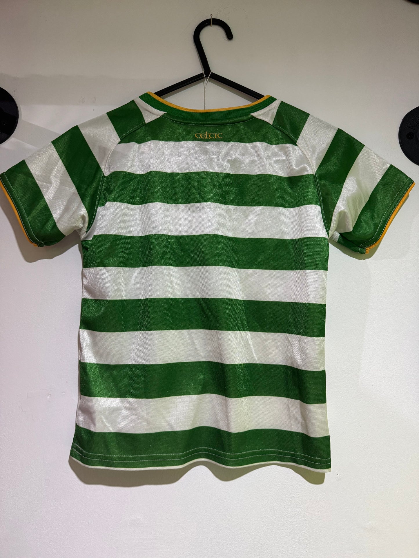 Celtic 2008/09 home shirt 4-5 years with shorts