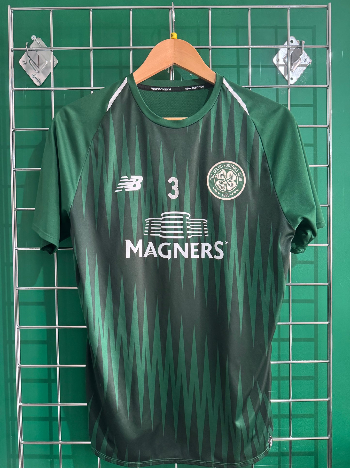 Emilio Izaguirre 3 worn training top