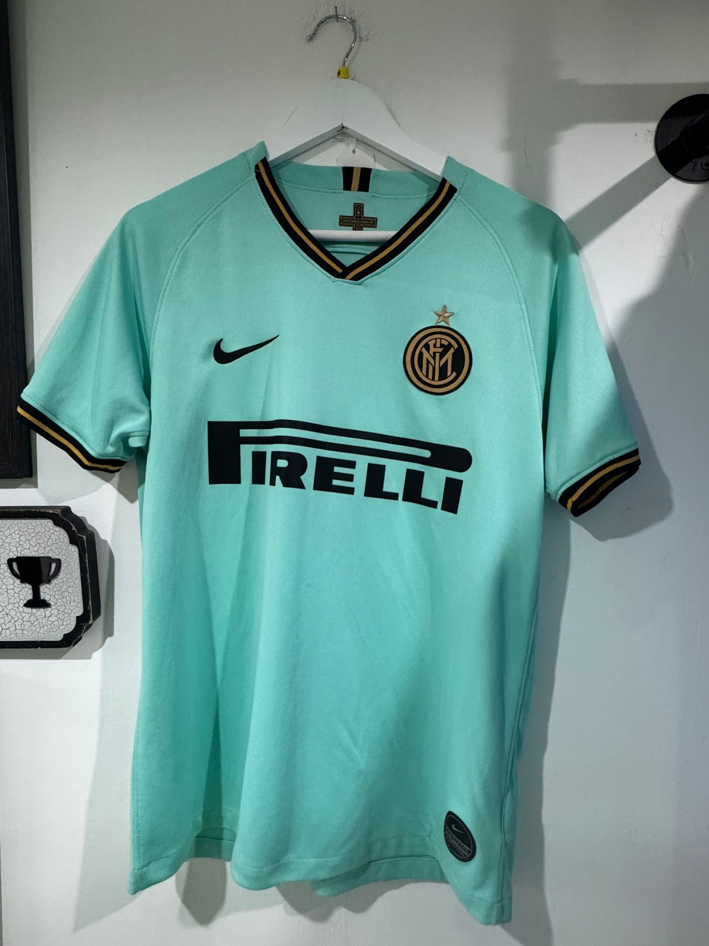 Inter Milan 2019/20 away shirt medium