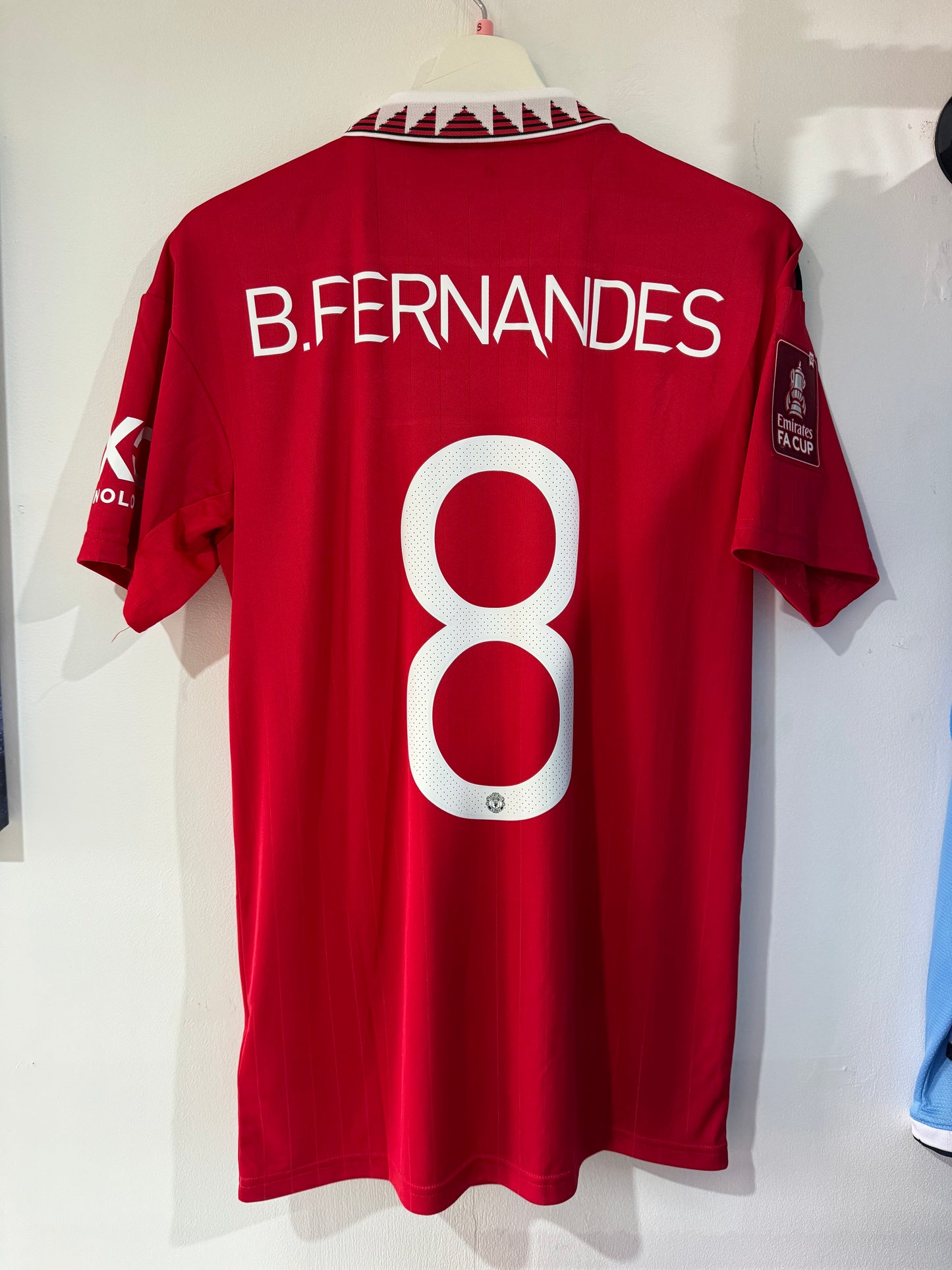 Manchester United 2022/23 home FA cup Bruno Fernandes 8 BNWT small