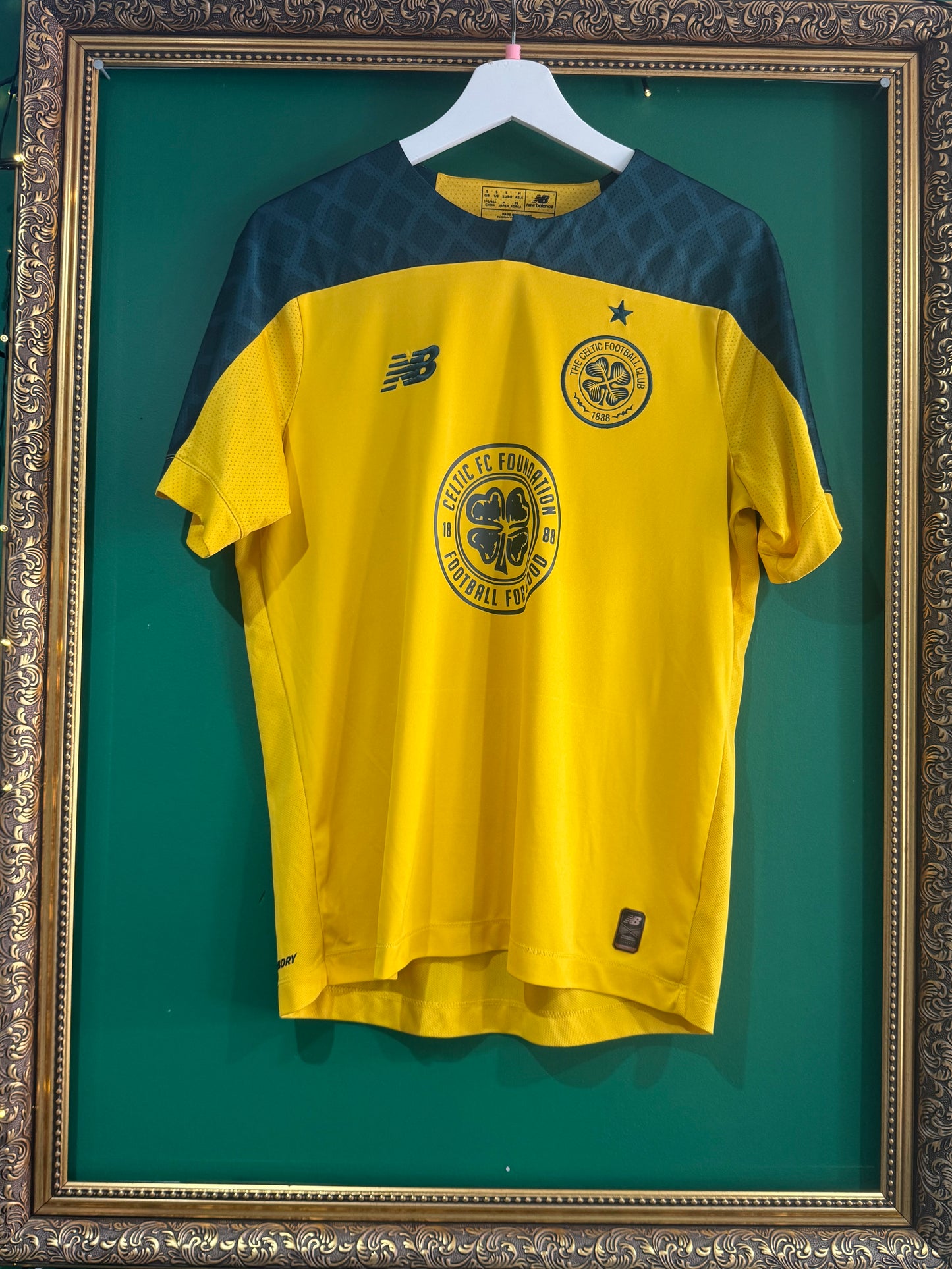 Celtic 2019/20 away shirt small Frimpong 30 foundation sponsor