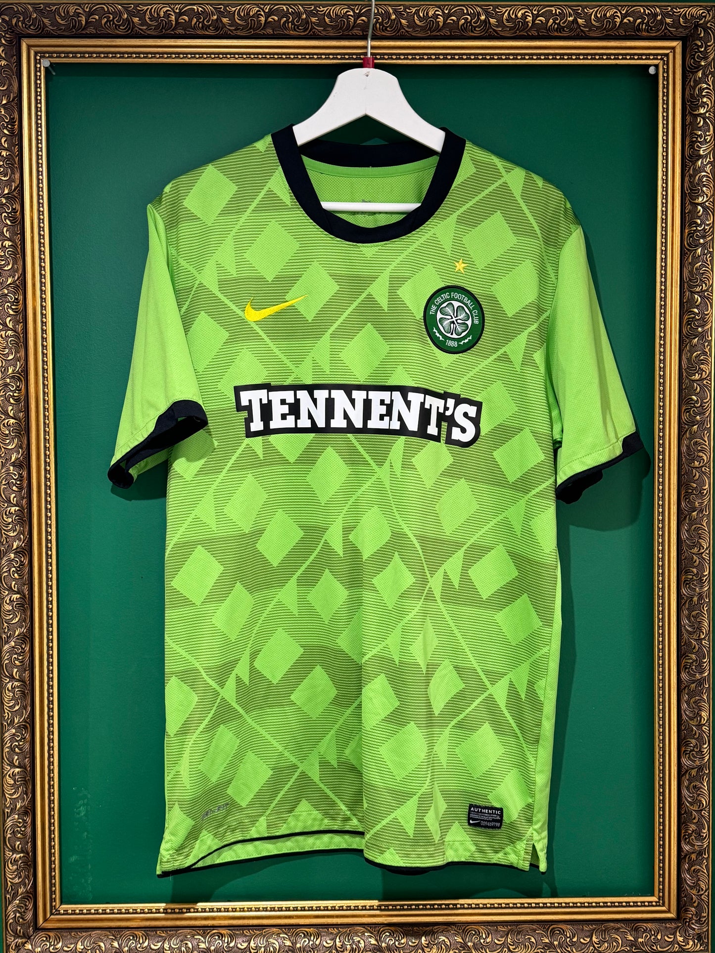 Celtic 2010/11 away large