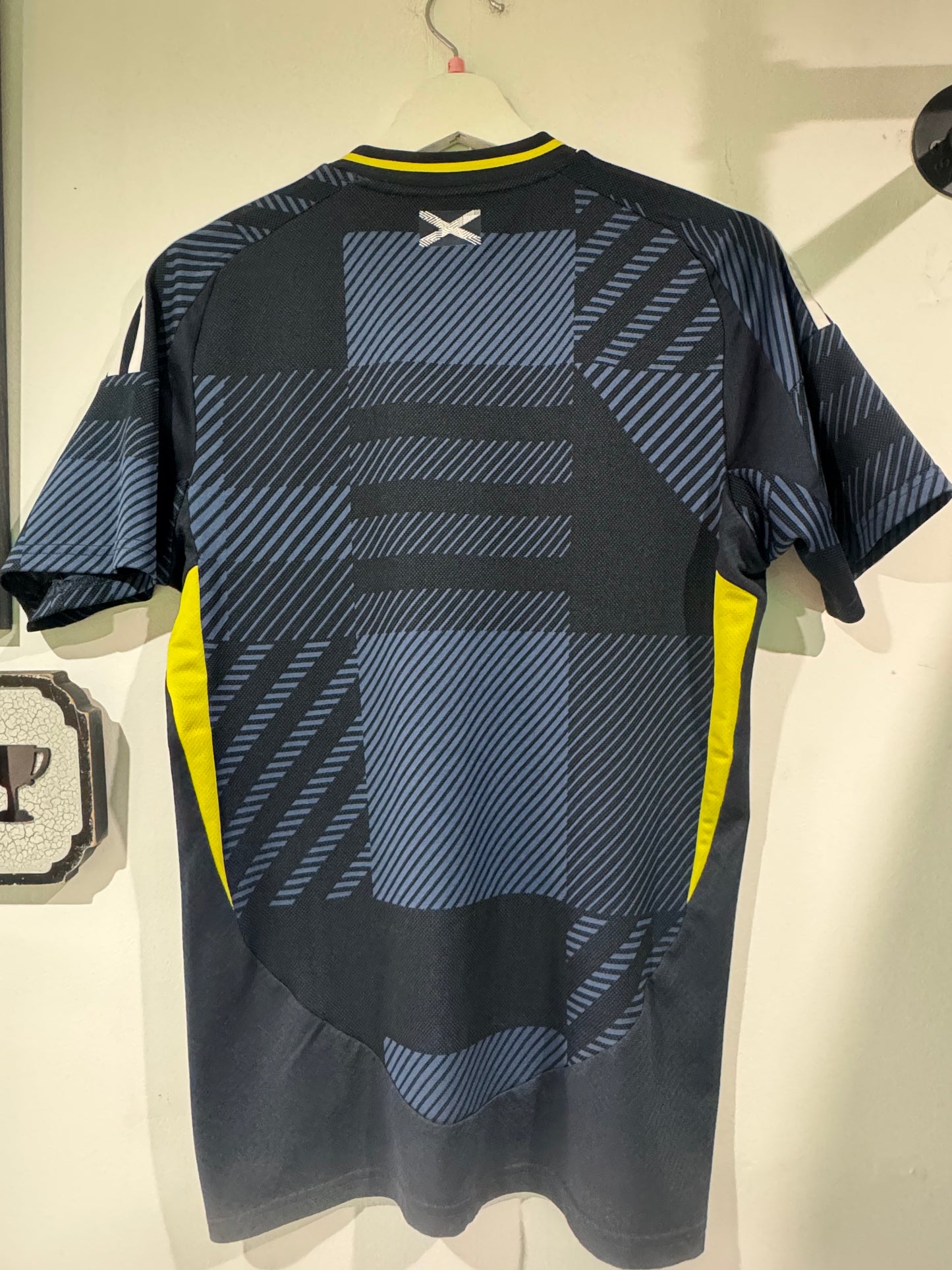 Scotland 2024 home shirt small