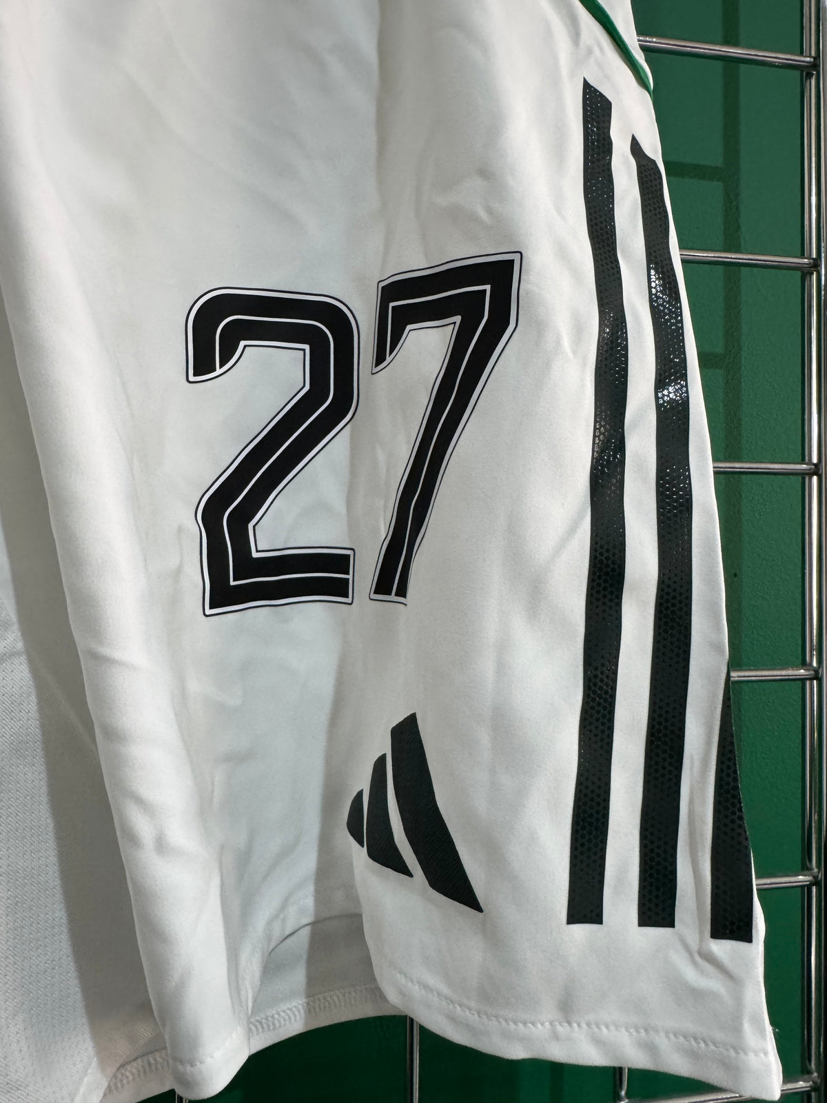 Celtic home match issue shorts large Engels 27