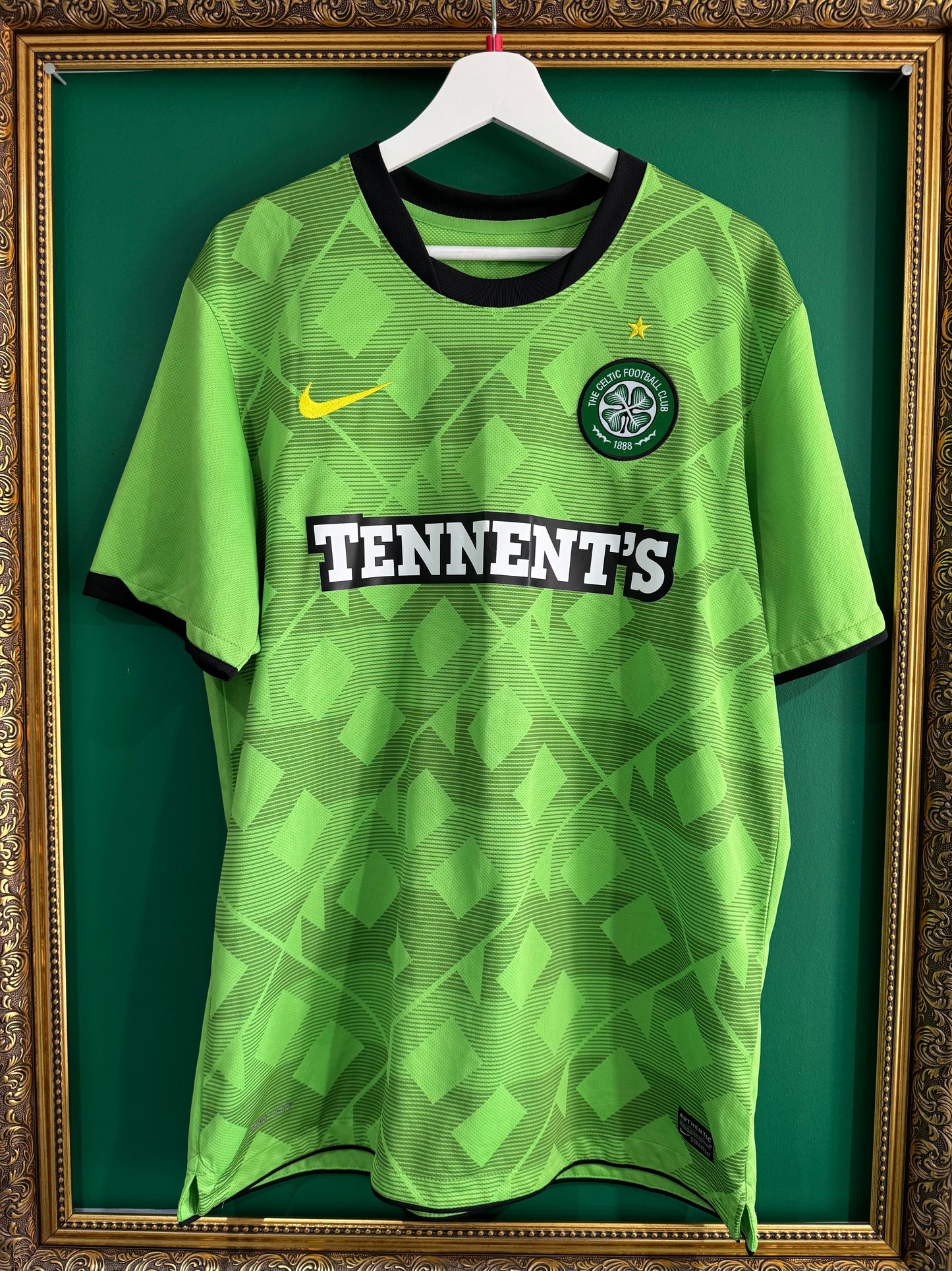 Celtic 2010/11 away large Brown 8