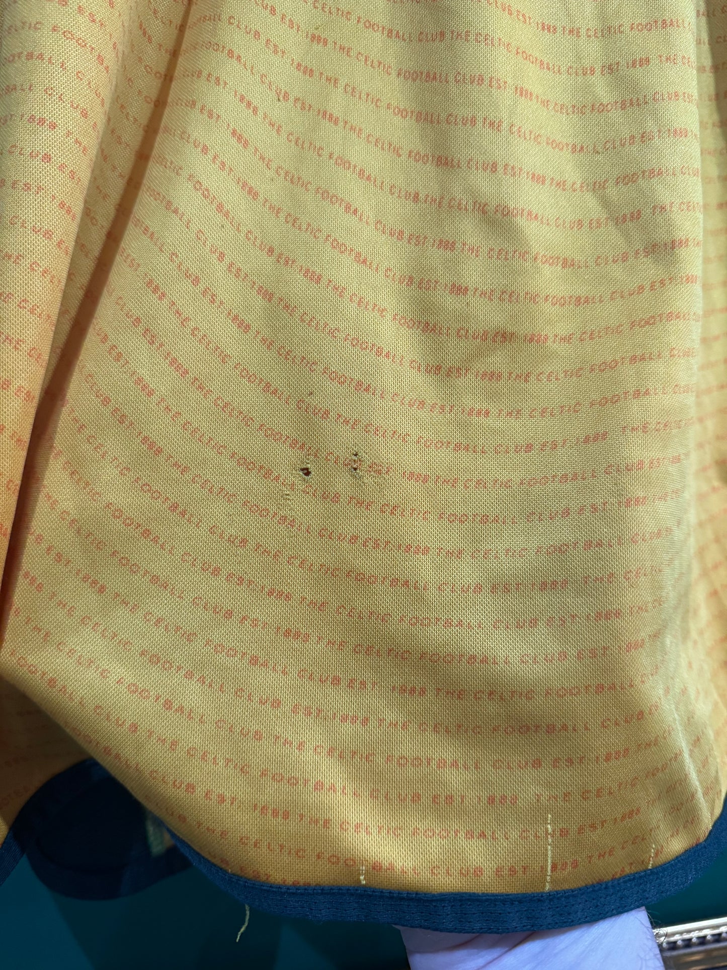 Celtic 2002/03 away shirt medium