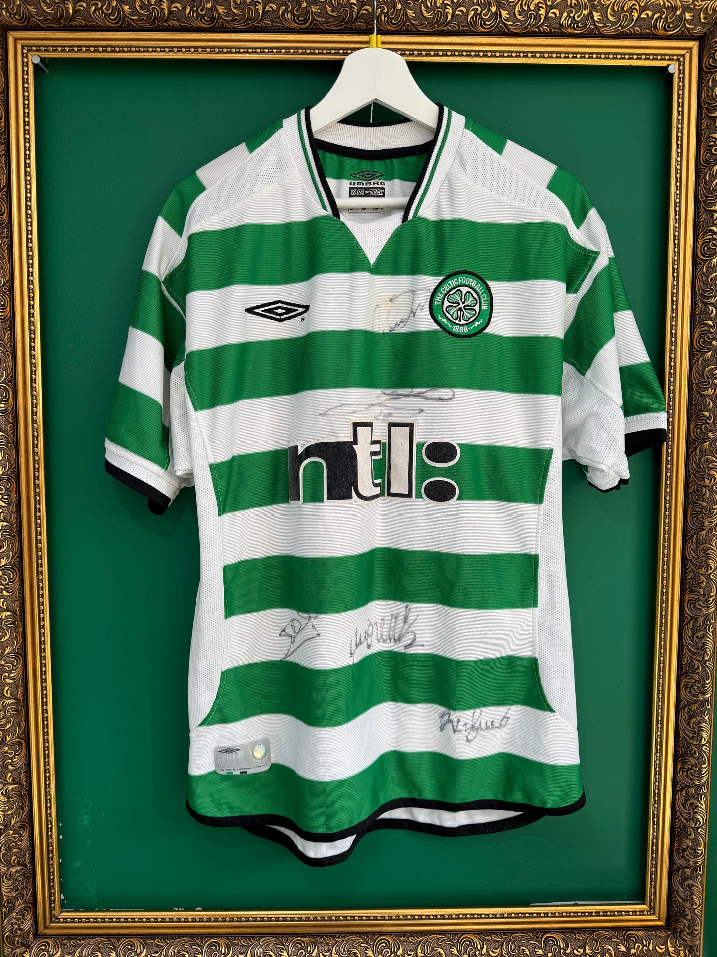 Celtic 2001/02 home medium signed