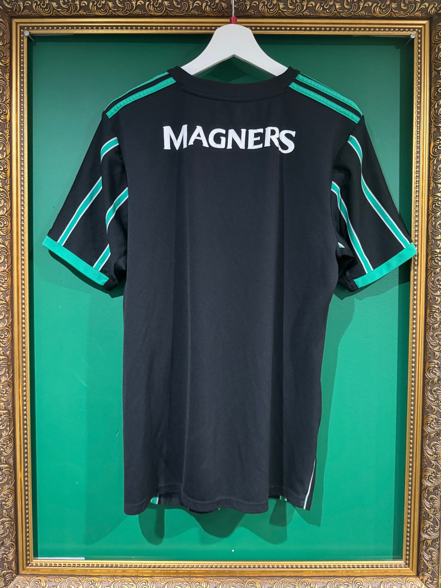 Celtic 2022/23 away shirt large