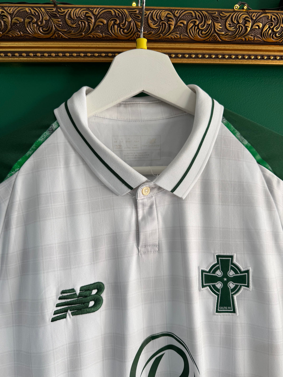 Celtic 2018/19 away shirt medium