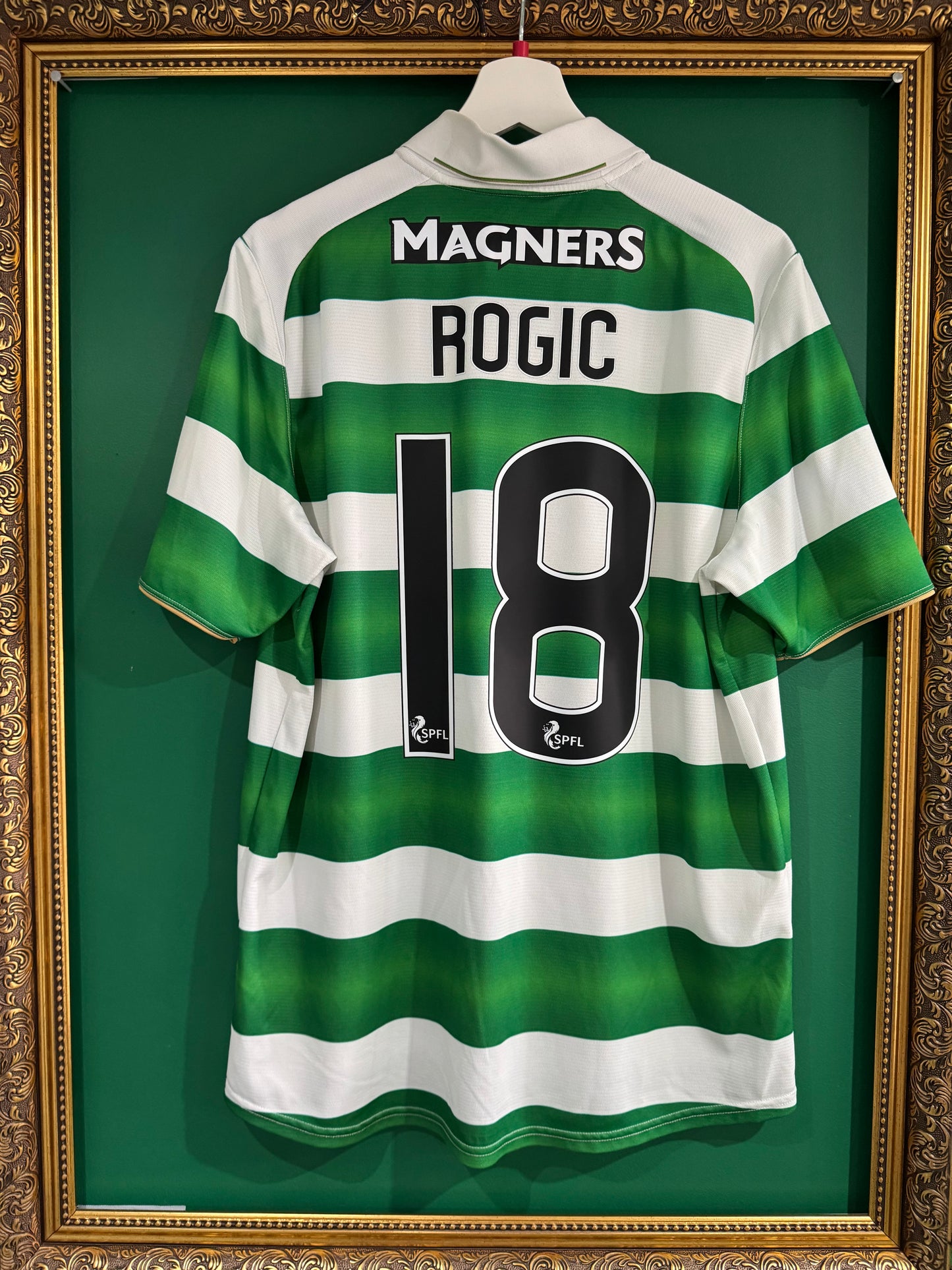 Celtic 2016/17 home shirt large Rogic 18
