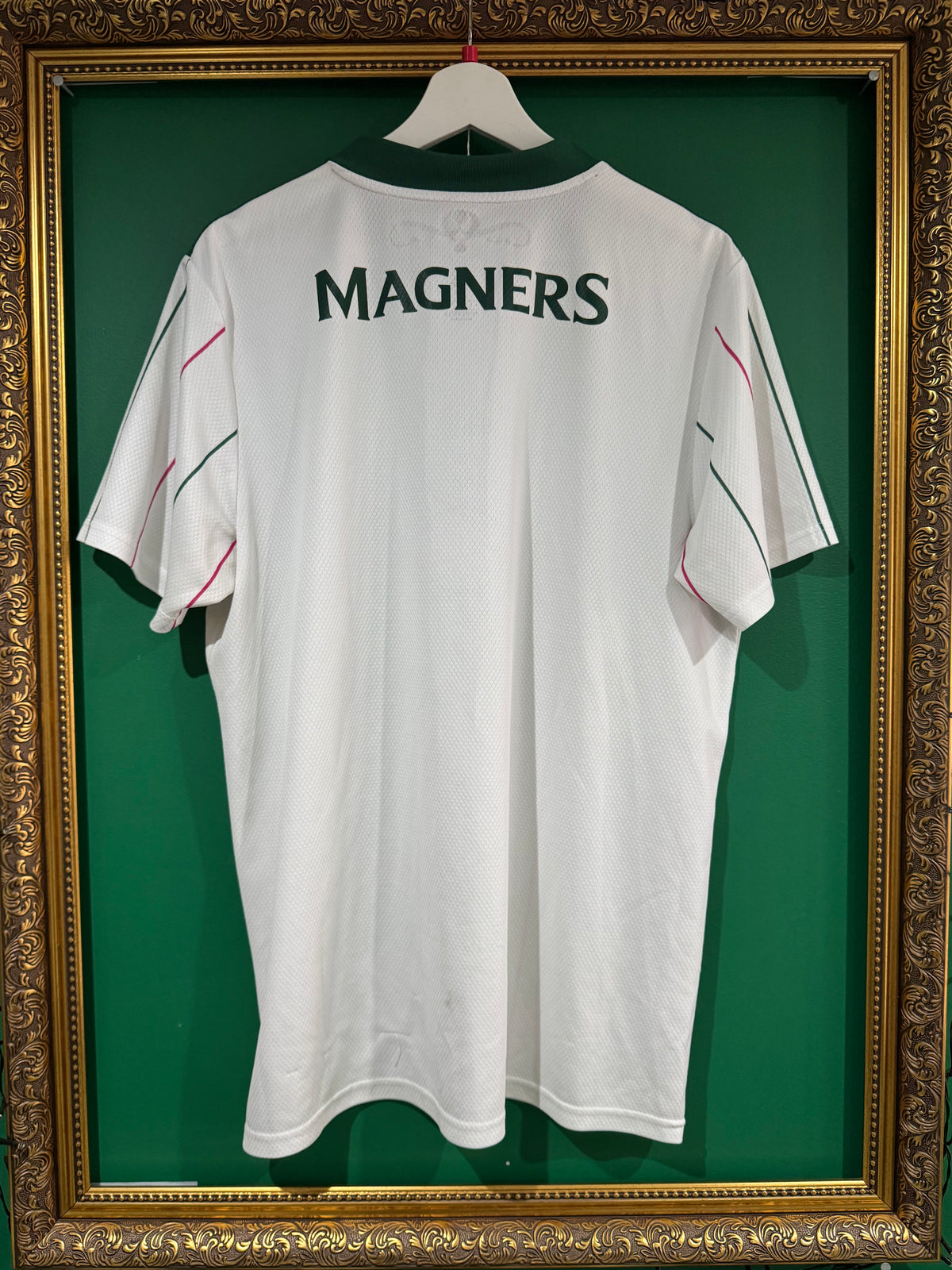 Celtic 2021/22 third shirt large