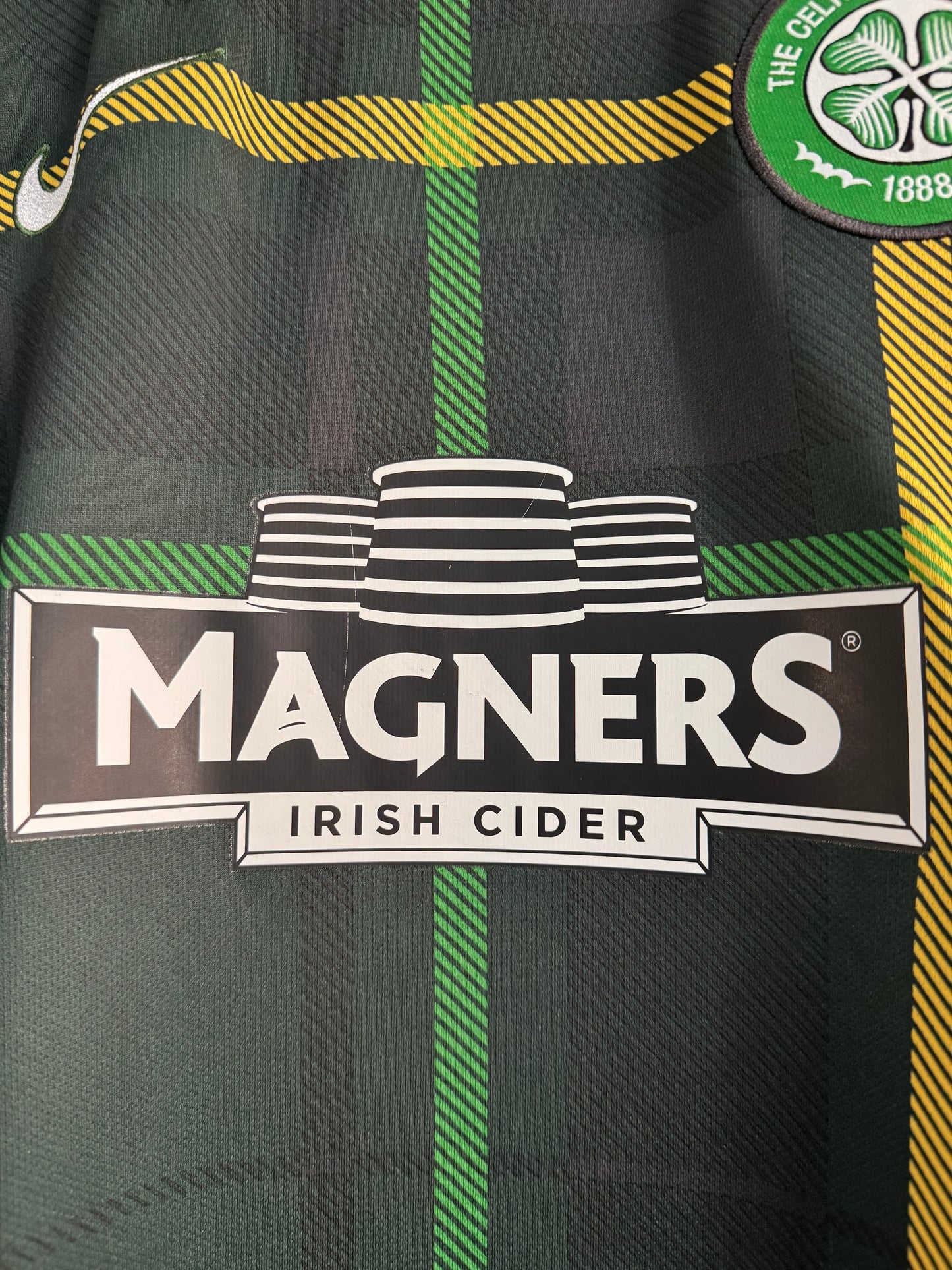 Celtic 2014/15 away shirt medium
